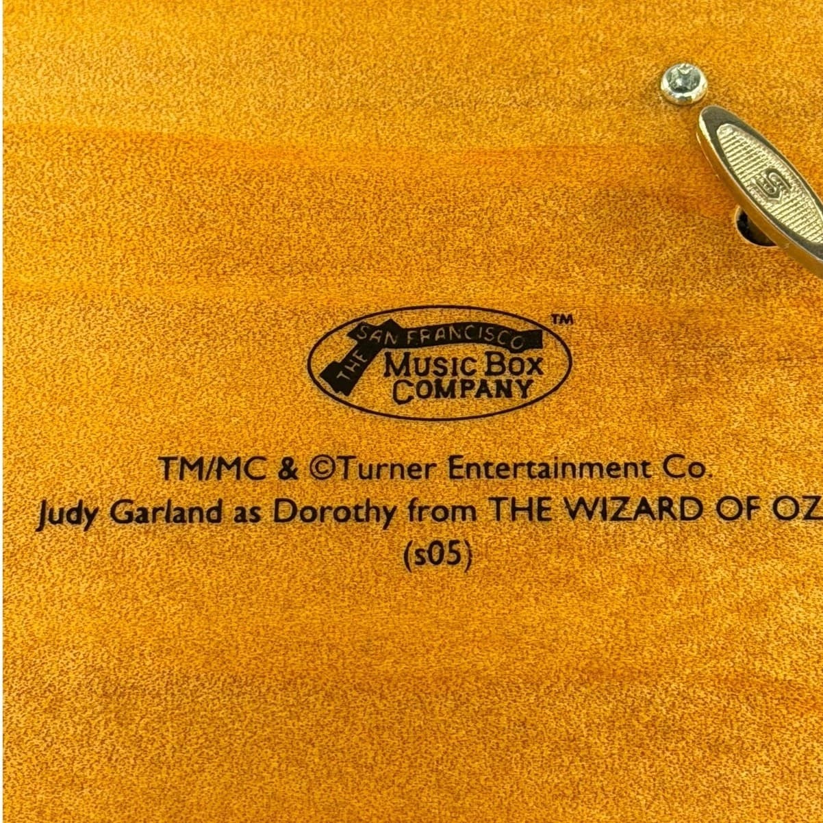 Wizard of Oz Dorothy & Glinda Music Box Plays Somewhere Over the Rainbow SFMBC - Thumbnail 4