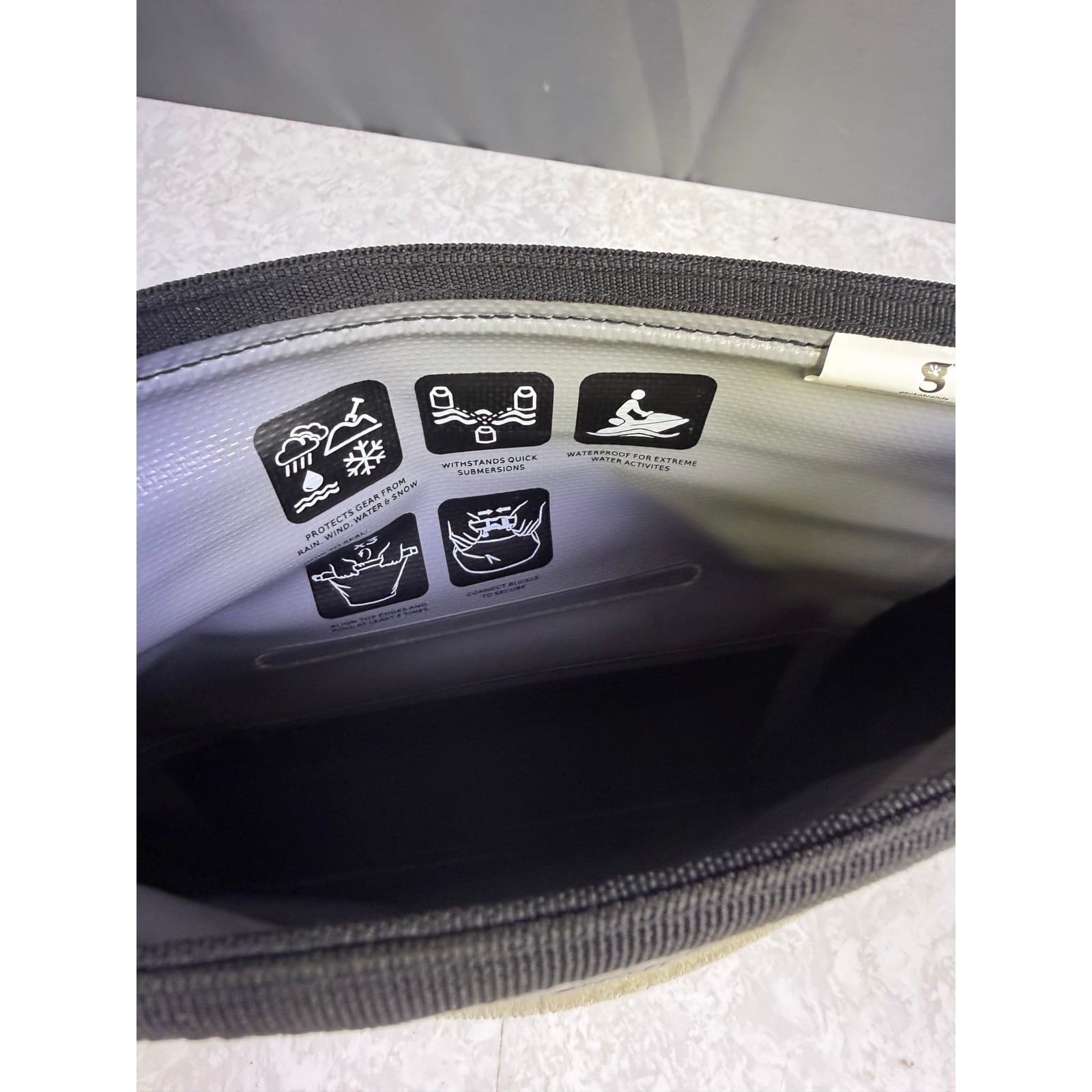 geckobrands Waterproof Tarpaulin Waist Pack Black & Gray Never Used - Thumbnail 7