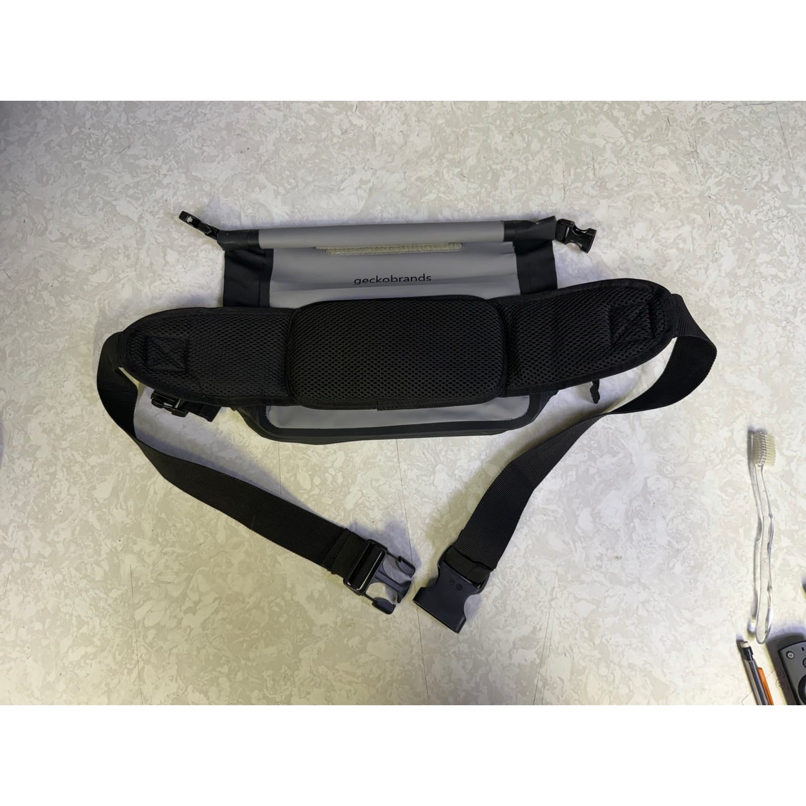 geckobrands Waterproof Tarpaulin Waist Pack Black & Gray Never Used - Thumbnail 3