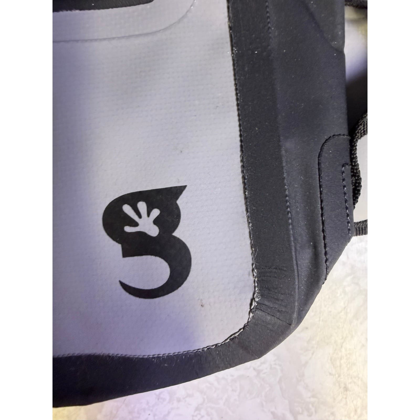 geckobrands Waterproof Tarpaulin Waist Pack Black & Gray Never Used - Thumbnail 4