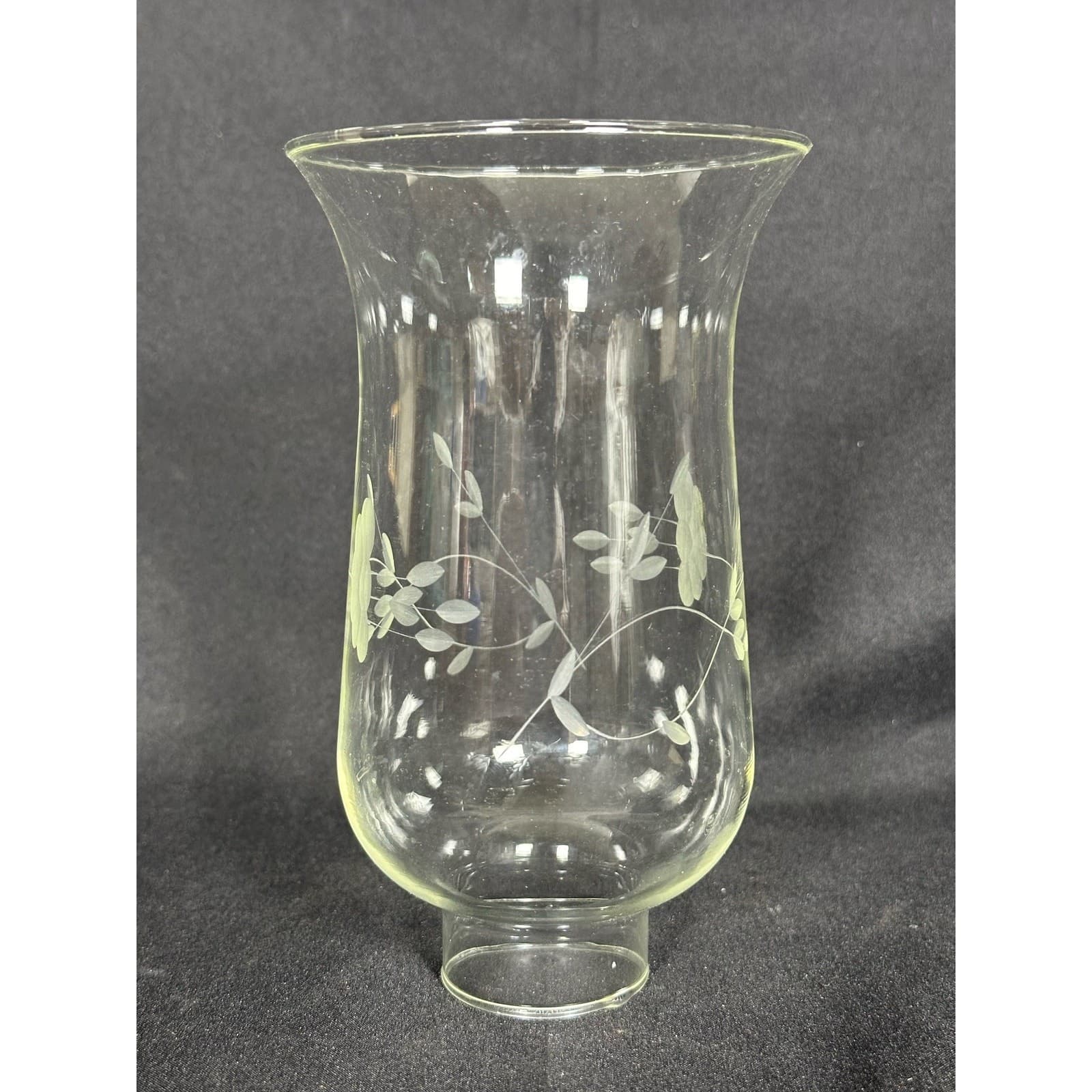 Princess House Heritage Clear Etched Hurricane Globe 6.5" Excellent Condition - Thumbnail 2