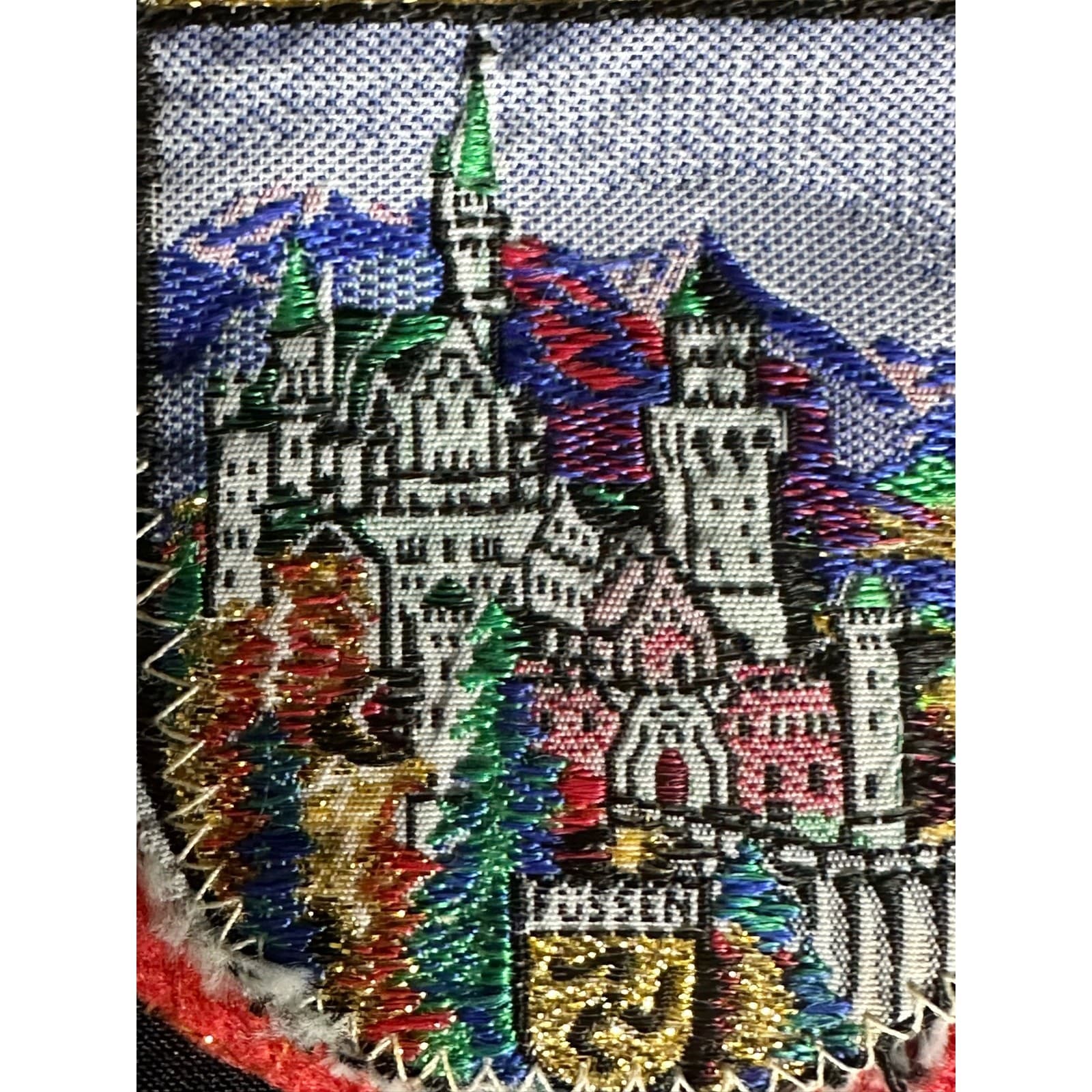 NEUSCHWANSTEIN Germany Shield Shaped 1960s Travel Souvenir Embroidered Patch - Thumbnail 2