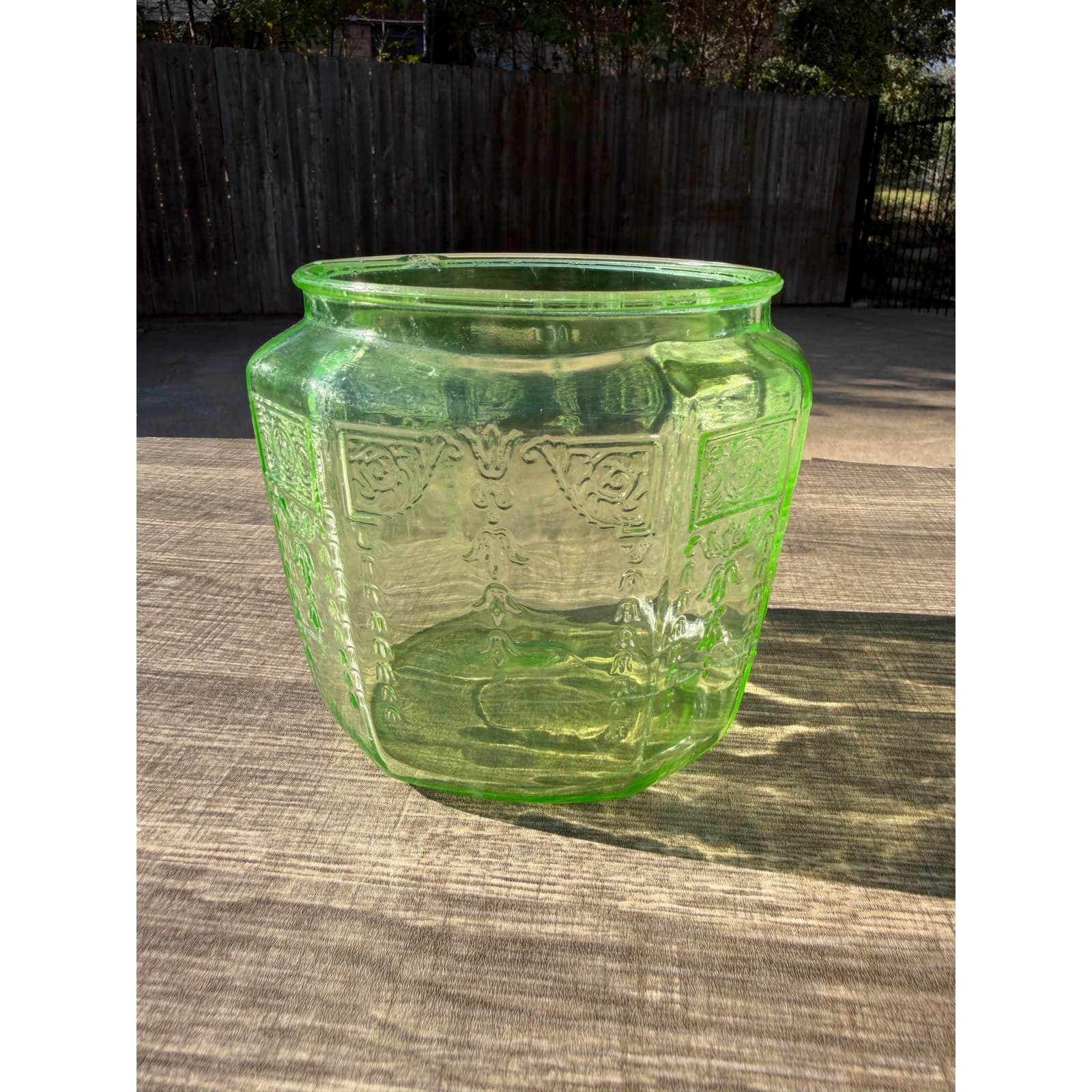 Anchor Hocking Vintage 1930s Green Princess Uranium 6-Inch Cookie Jar-No Lid - Thumbnail 7
