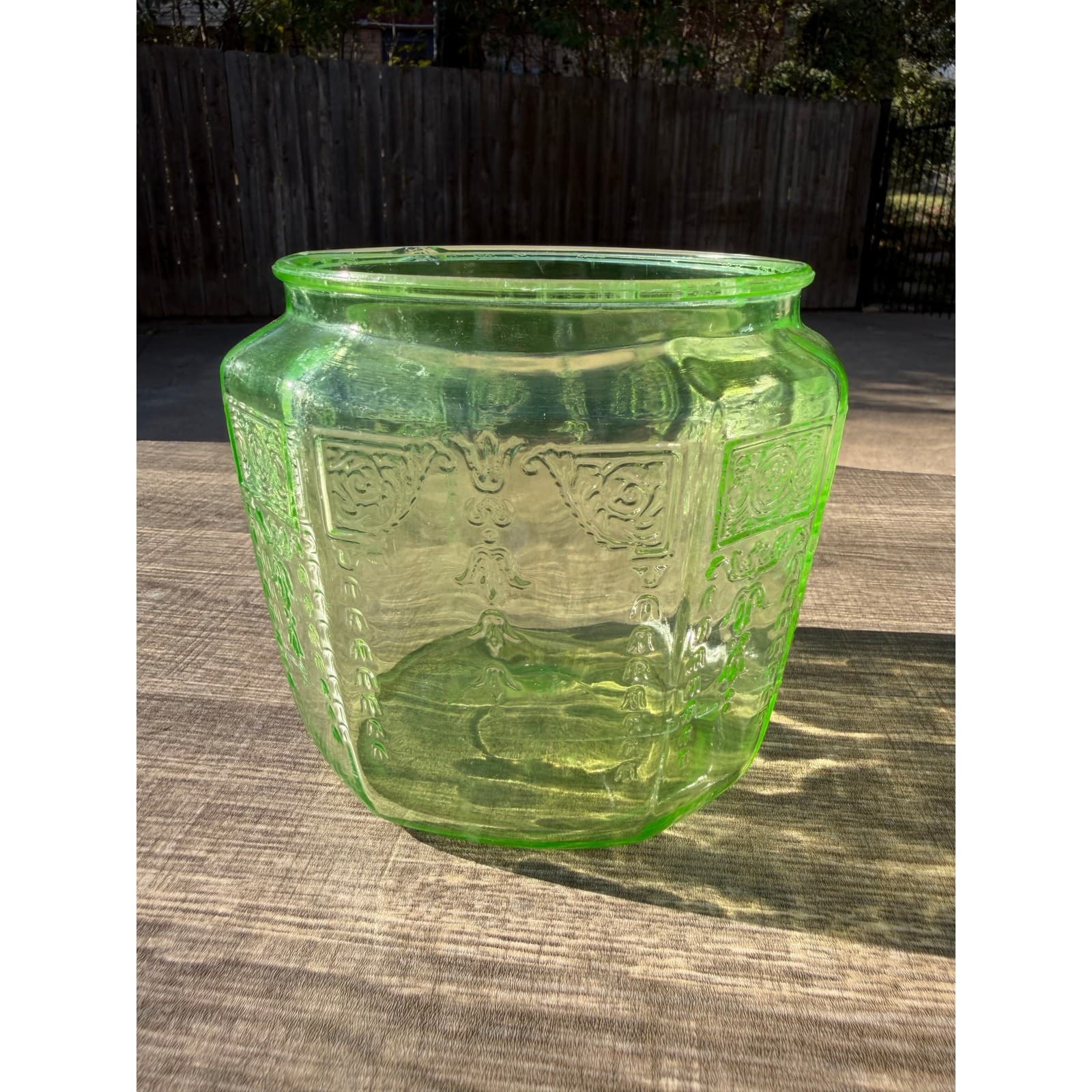 Anchor Hocking Vintage 1930s Green Princess Uranium 6-Inch Cookie Jar-No Lid - Thumbnail 5