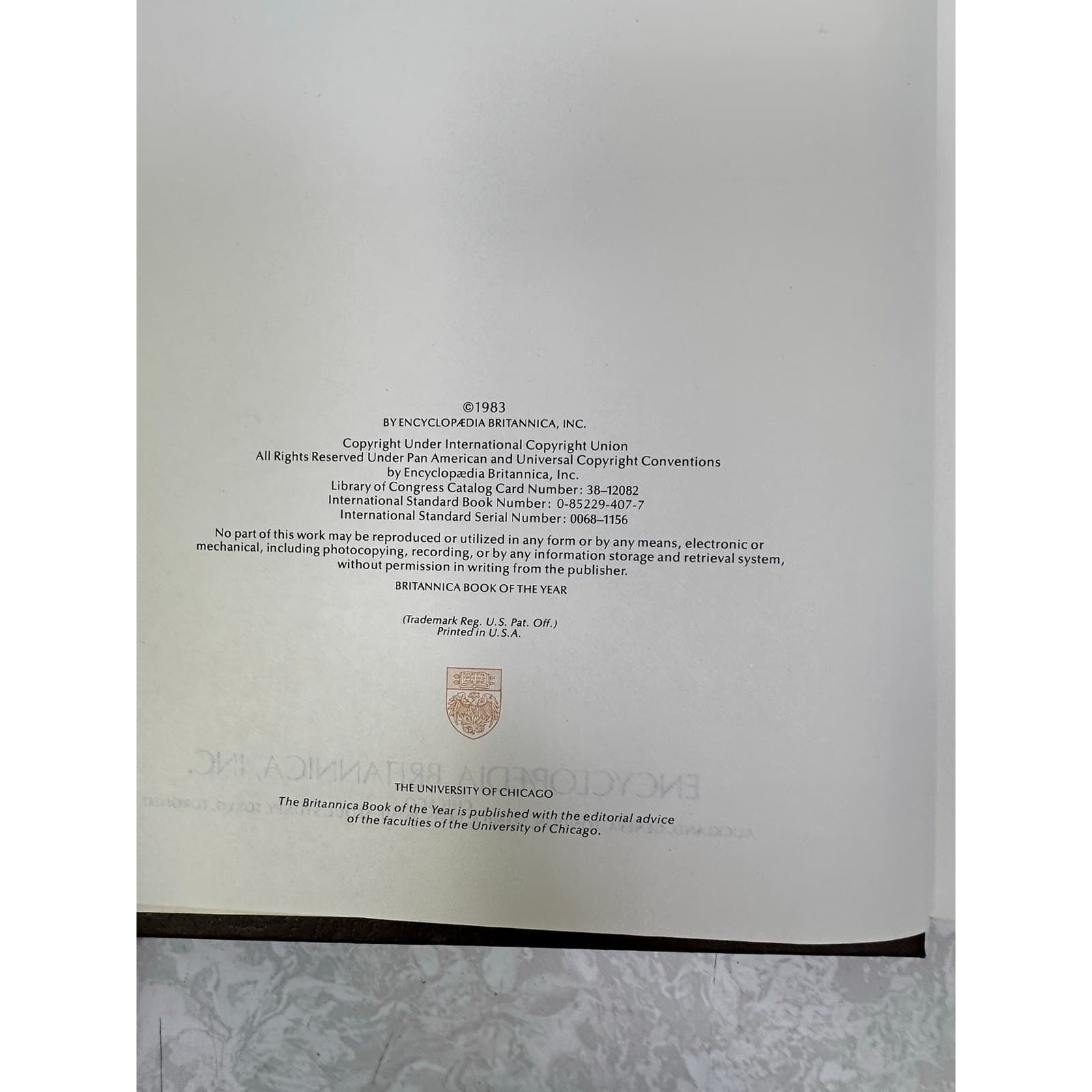 Encyclopedia Brittanica 1983 Book of the Year - Thumbnail 4
