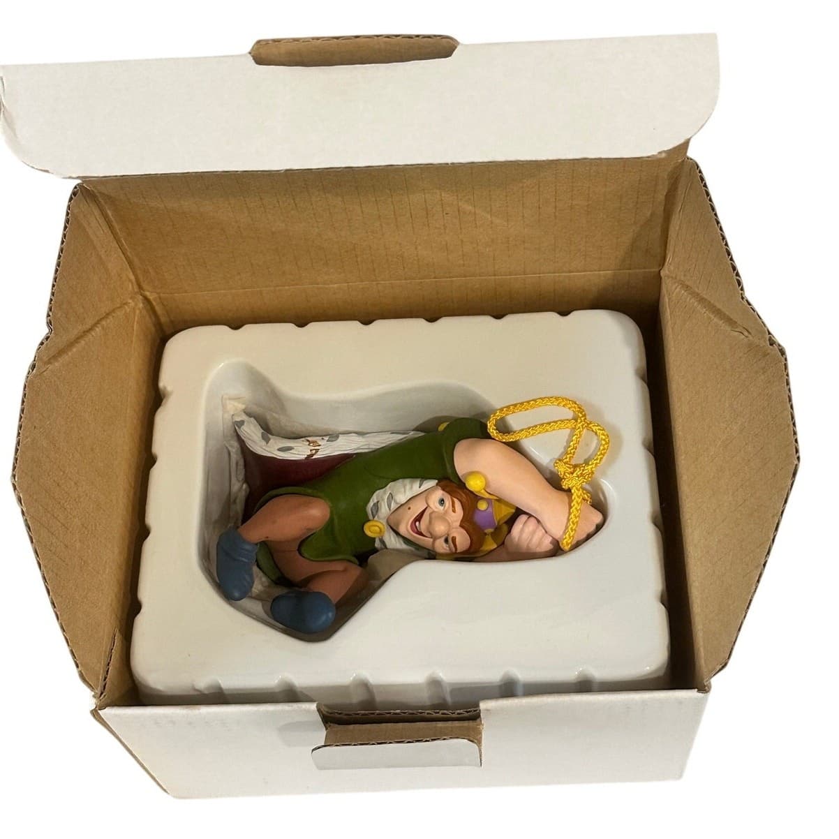 Disney Christmas Magic #143 Grolier 2001 'Quasimodo' Christmas Ornament - Thumbnail 3