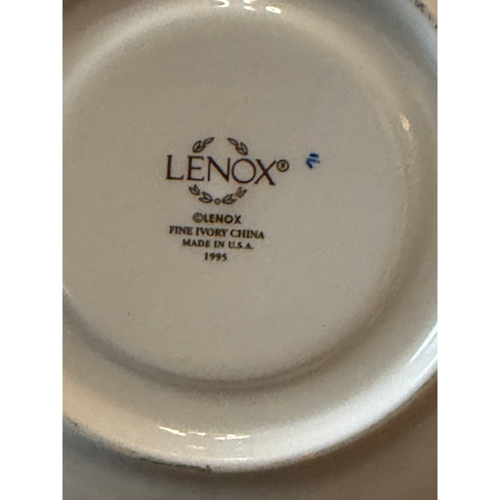 Lenox Holiday Winter Greetings 70 Pc Dinnerware Service for 8 w/Serving Pieces - Thumbnail 19