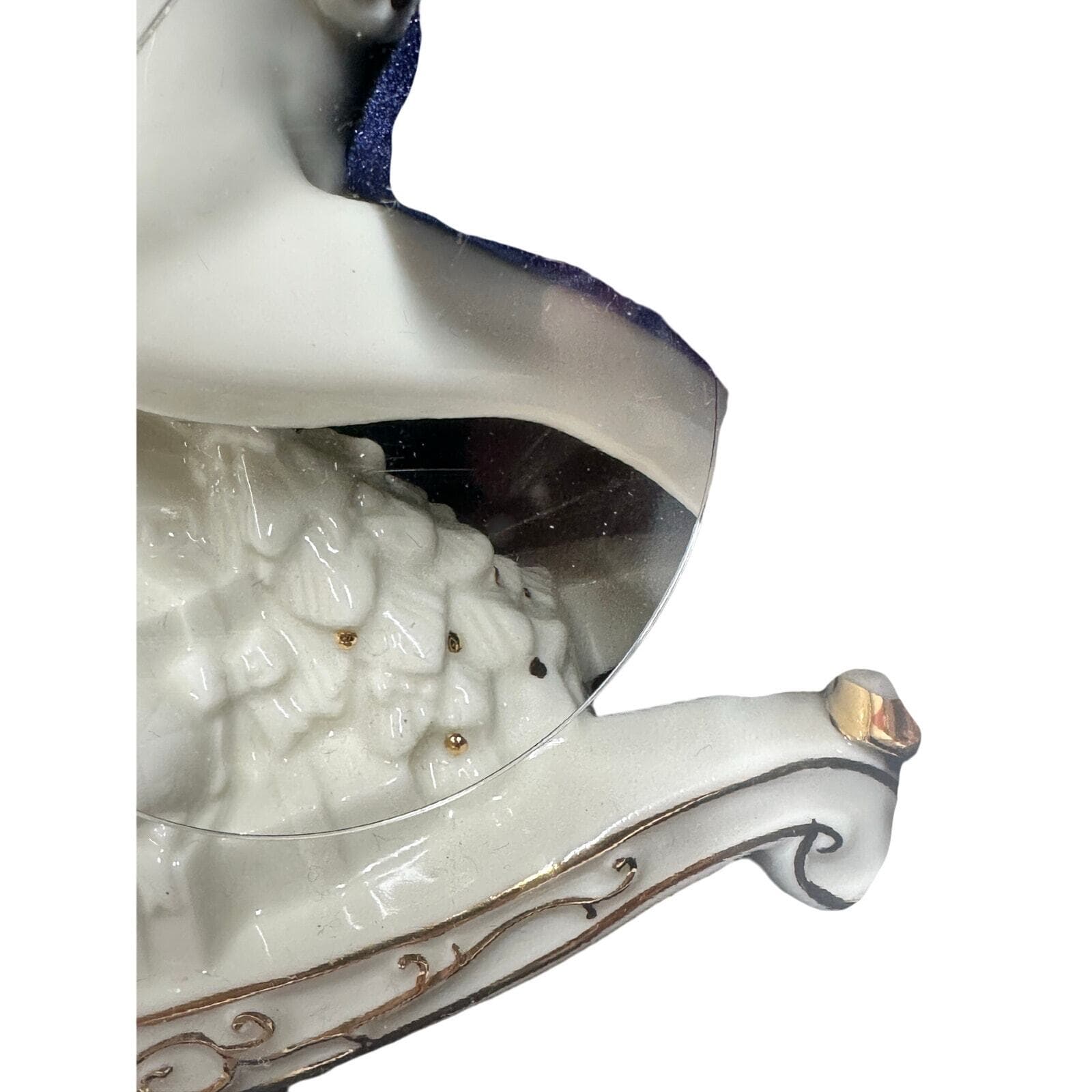 Classic Noel Porcelain Musical Rocking Horse with 24k Accents-New in Box! - Thumbnail 8