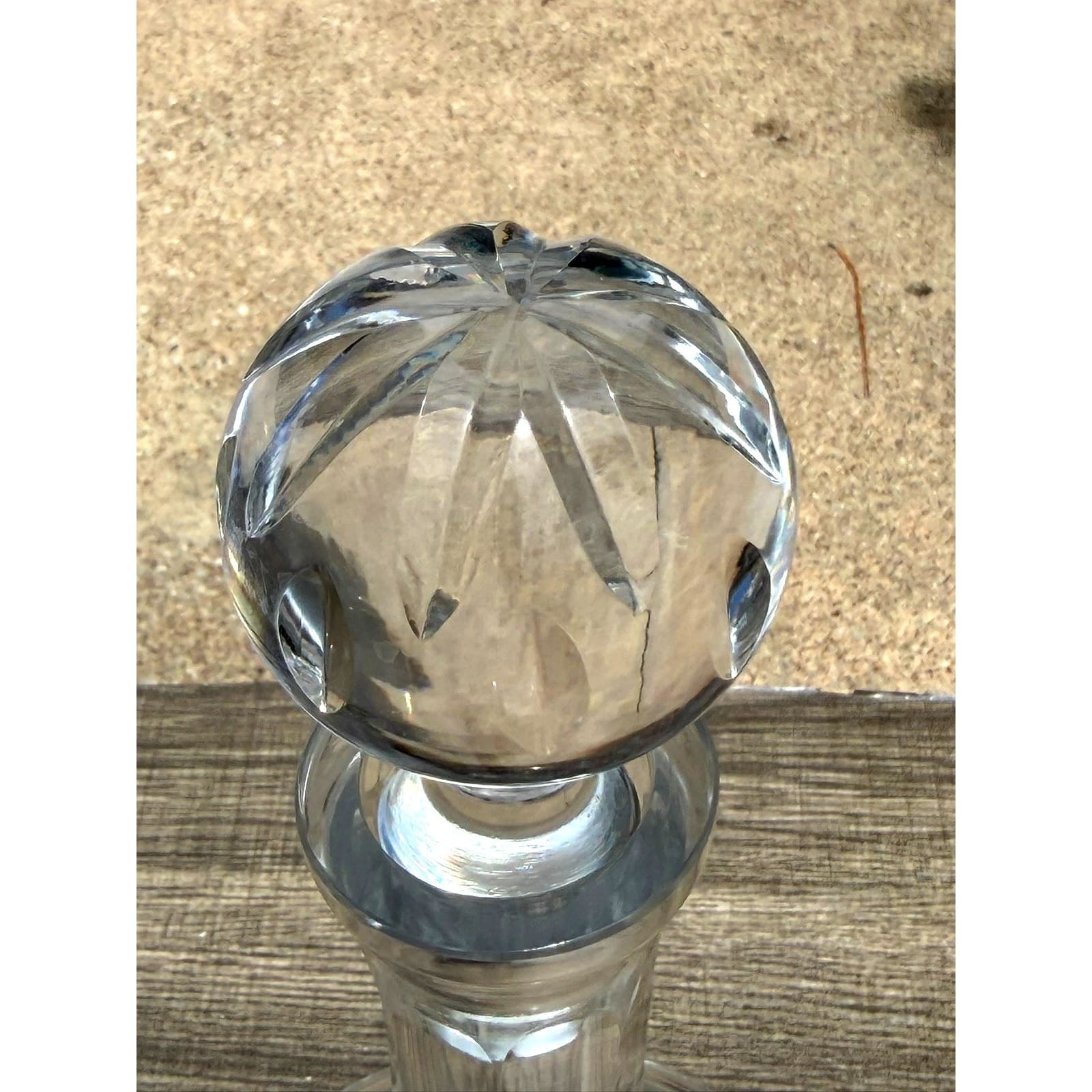 Vintage Romanian 24% Lead Crystal Decanter Hand Cut Glass Stopper 14.5" Barware - Thumbnail 4