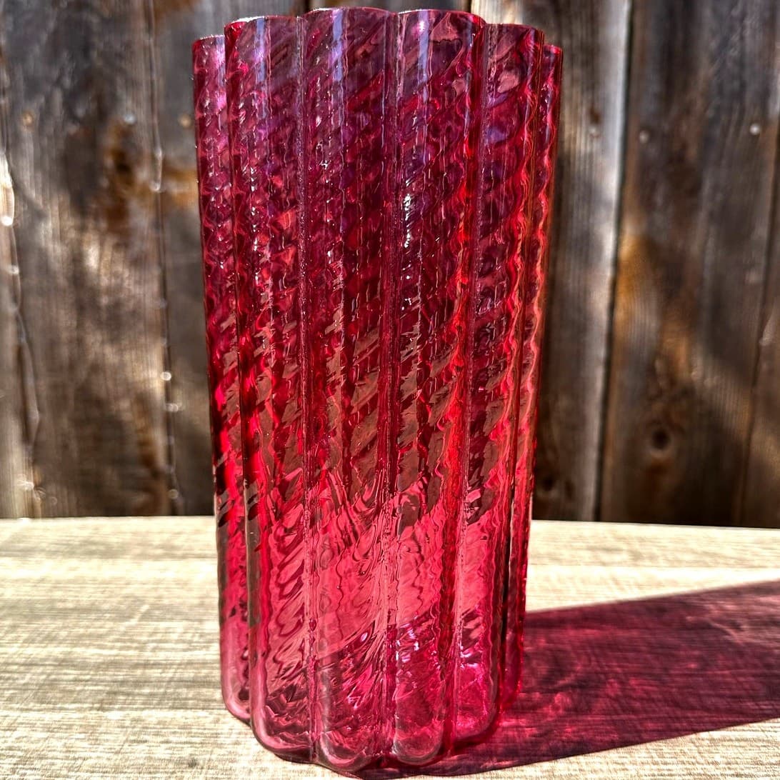 Pilgrim Art Glass Vintage Cranberry Glass 'Ionic' Ribbed Scalloped Optic Vase - Thumbnail 3