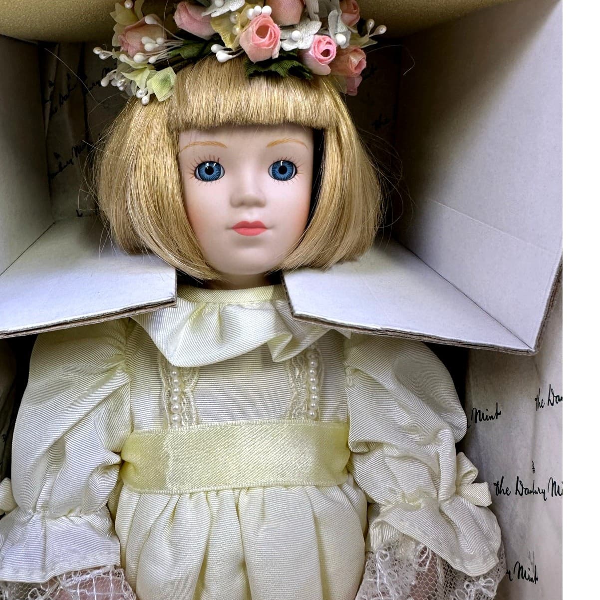 The Danbury Mint Vintage Princess Diana's Royal Wedding 12" Flower Girl Doll - Thumbnail 3