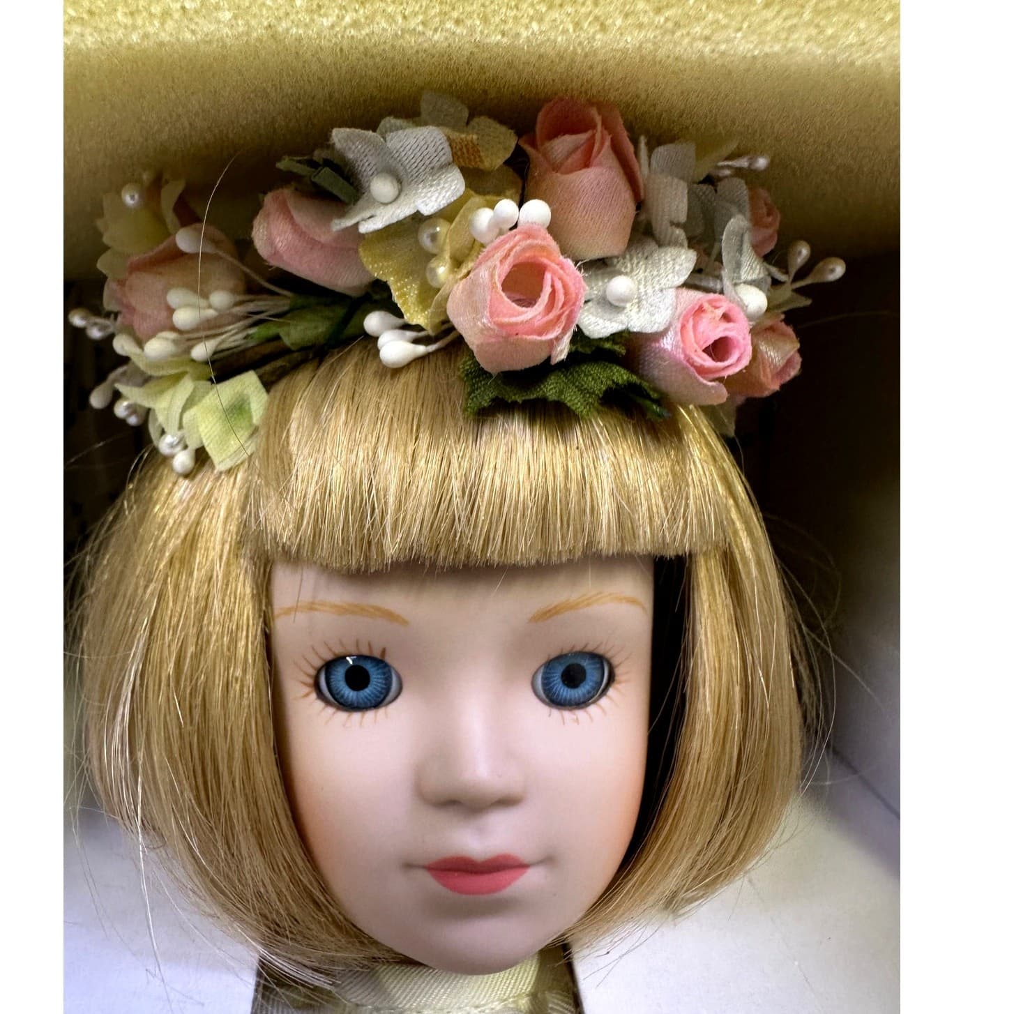 The Danbury Mint Vintage Princess Diana's Royal Wedding 12" Flower Girl Doll - Thumbnail 6