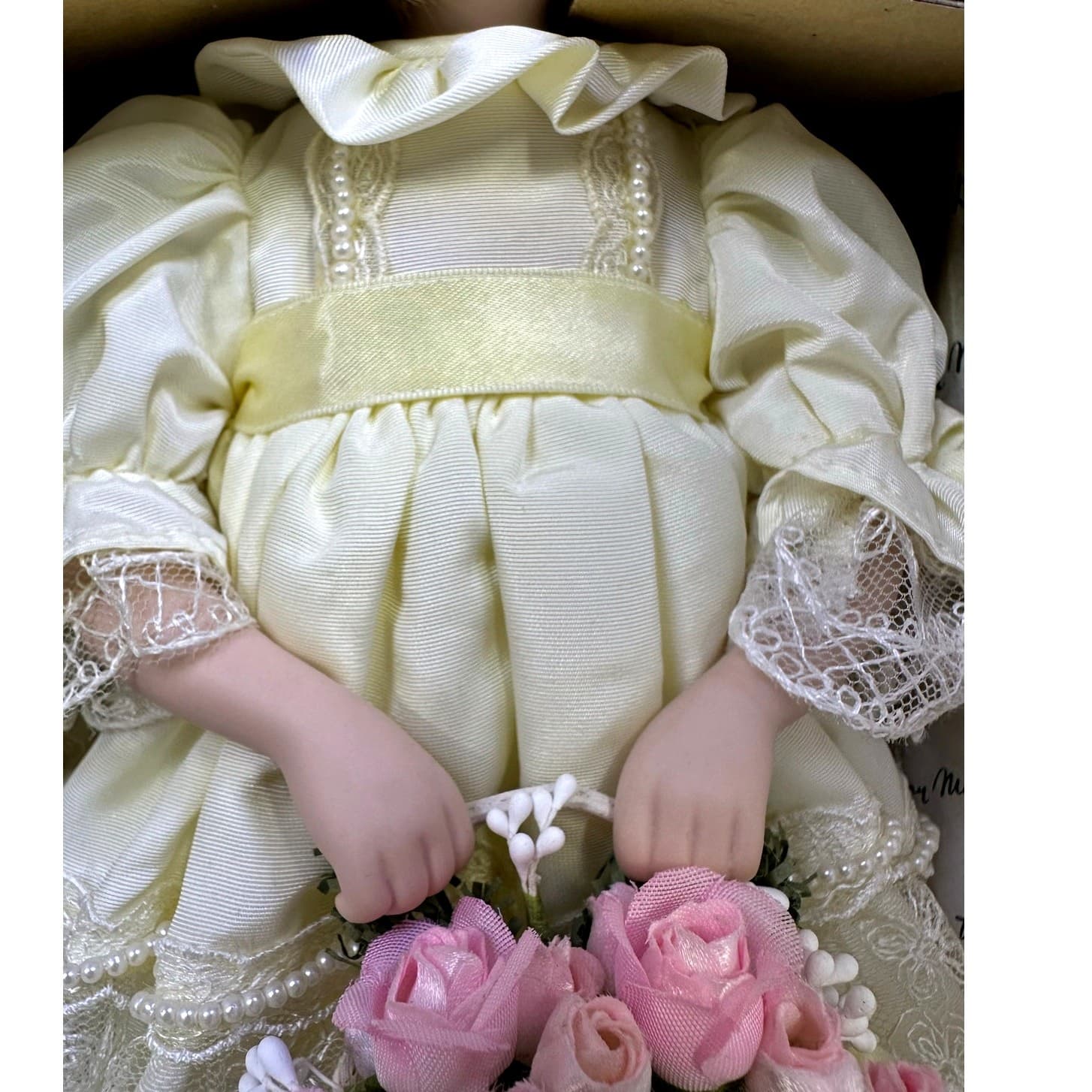 The Danbury Mint Vintage Princess Diana's Royal Wedding 12" Flower Girl Doll - Thumbnail 4