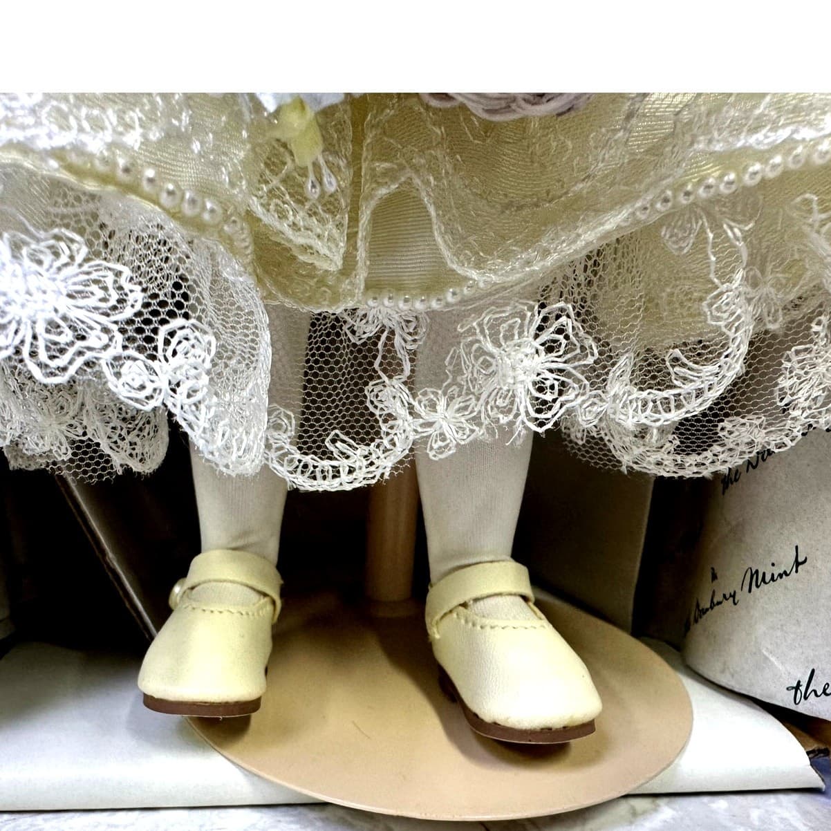 The Danbury Mint Vintage Princess Diana's Royal Wedding 12" Flower Girl Doll - Thumbnail 5