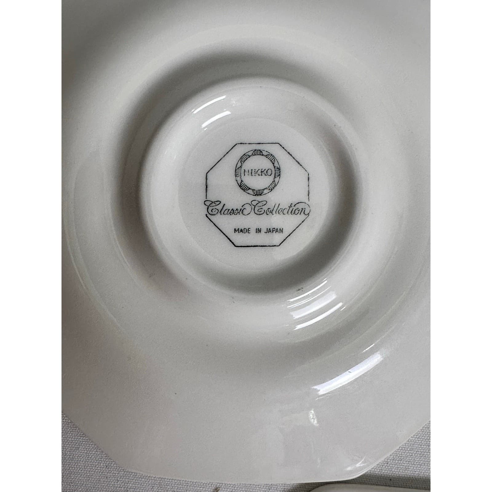 Nikko Japan Christmastime 3-PC Place Setting-Service for 4-12 Pieces-Excellent - Thumbnail 6