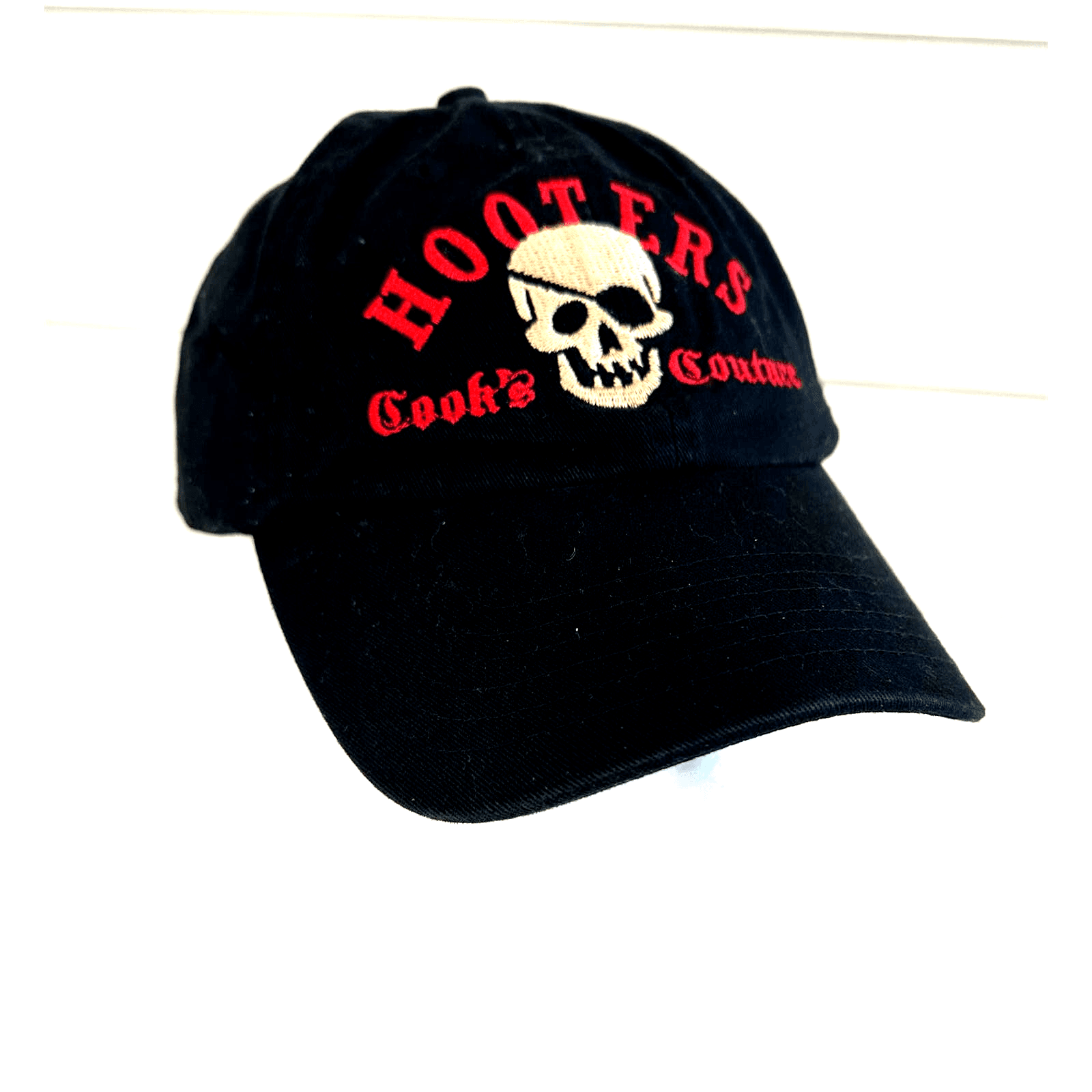 Hooters Cook’s Couture Black Baseball Cap Red Caption Tan Skull Strap Back
