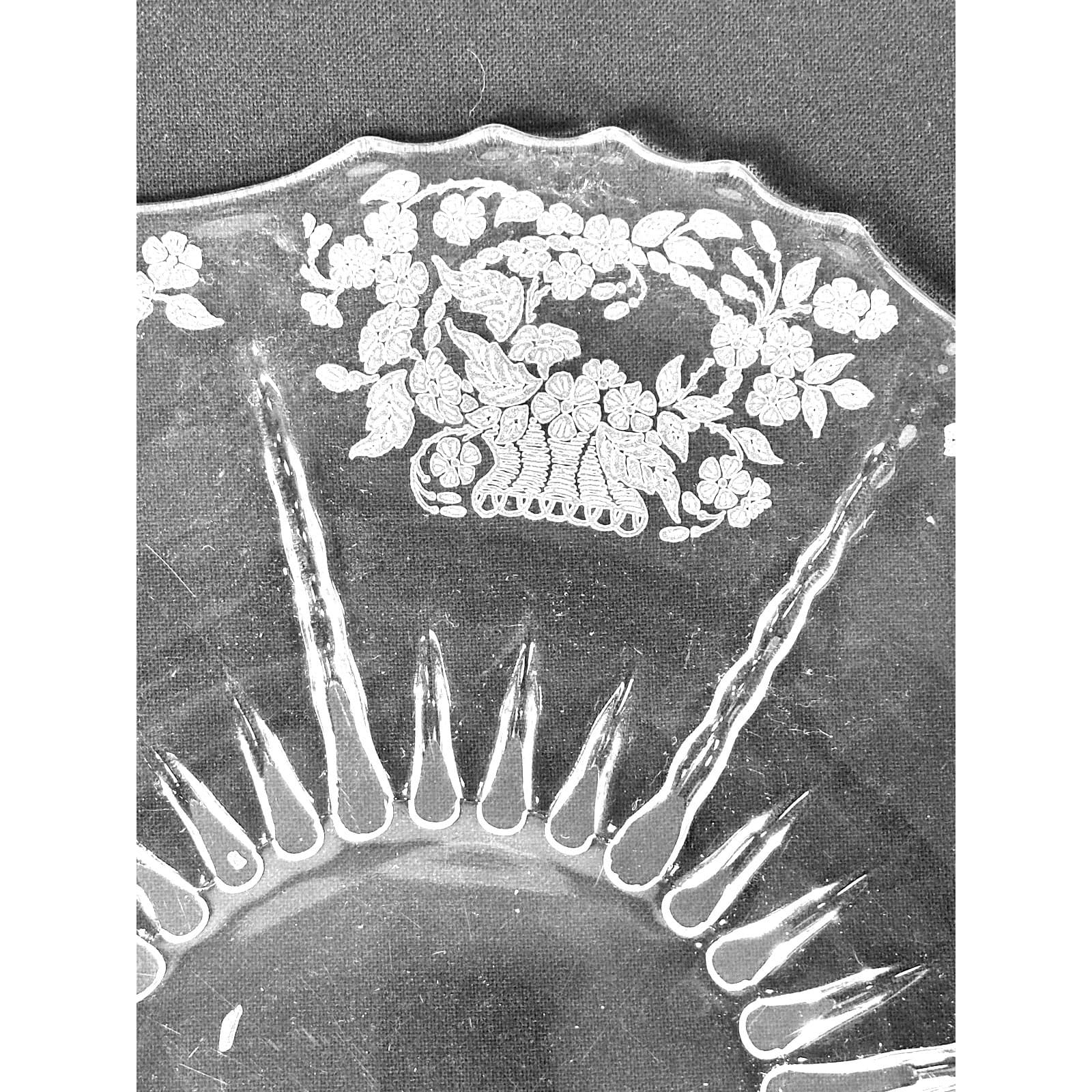 New Martinsville Meadow Wreath 11.5" Etched Crystal Cake Plate circa 1926-1944 - Thumbnail 3