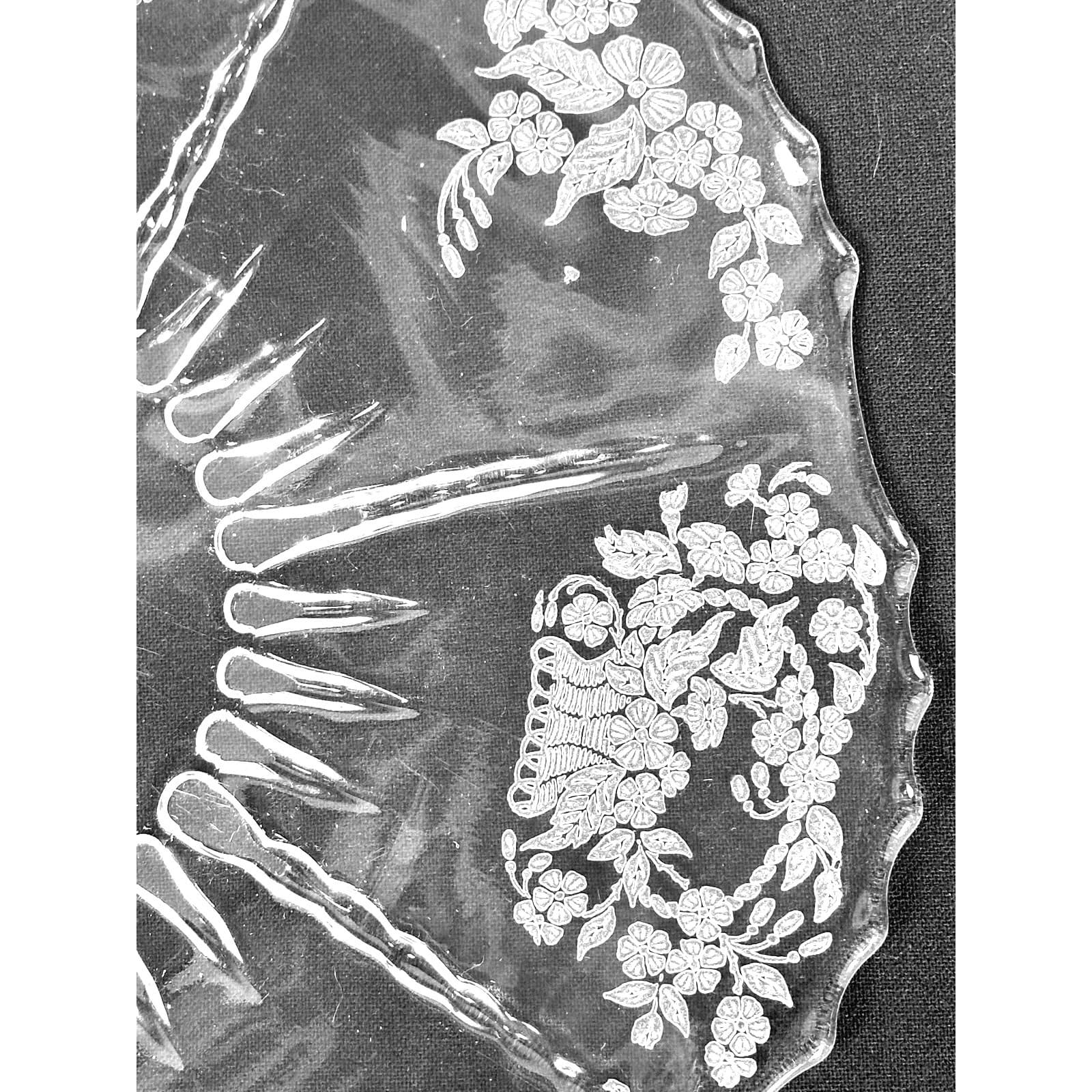 New Martinsville Meadow Wreath 11.5" Etched Crystal Cake Plate circa 1926-1944 - Thumbnail 4
