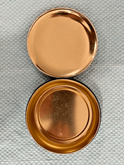 Hershey's Kisses Round Collector Tin 1982 - Thumbnail 4