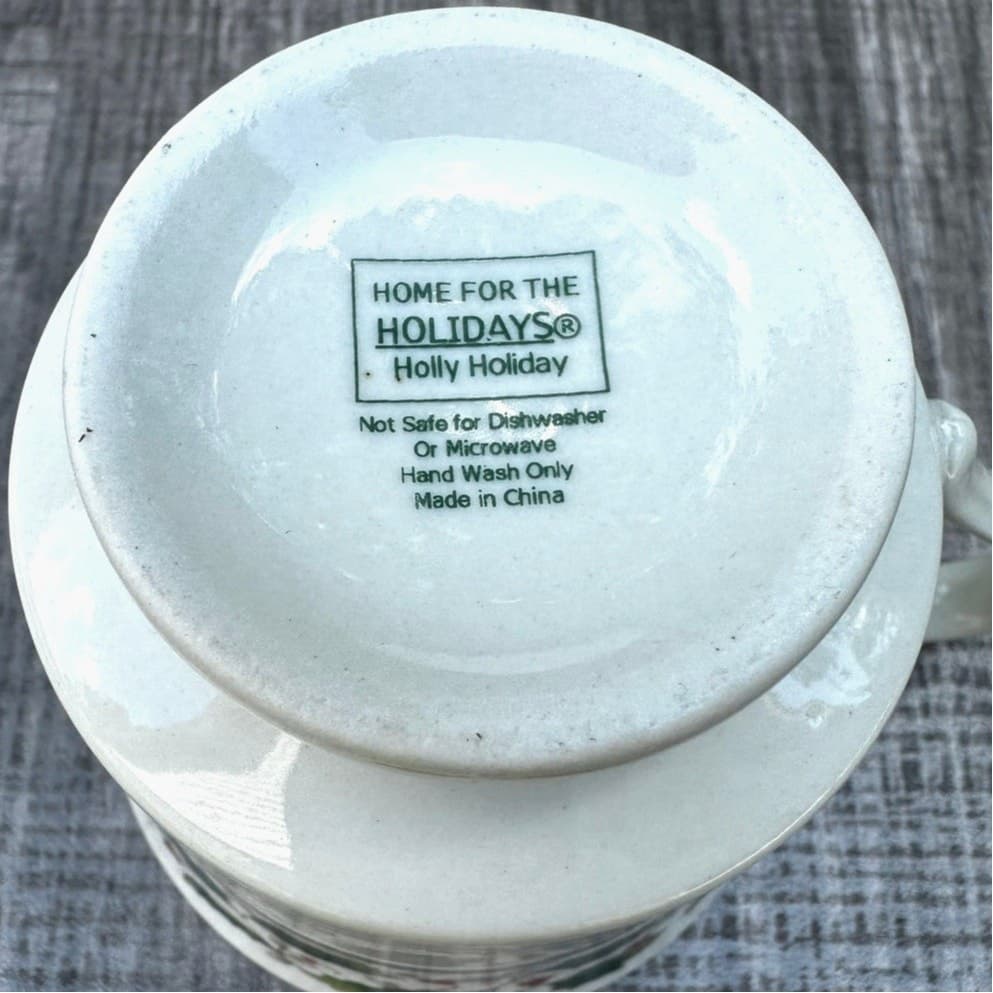 Royal Limited Home for the Holidays Holly Holiday Teacups Holly/Berries-Set of 3 - Thumbnail 4