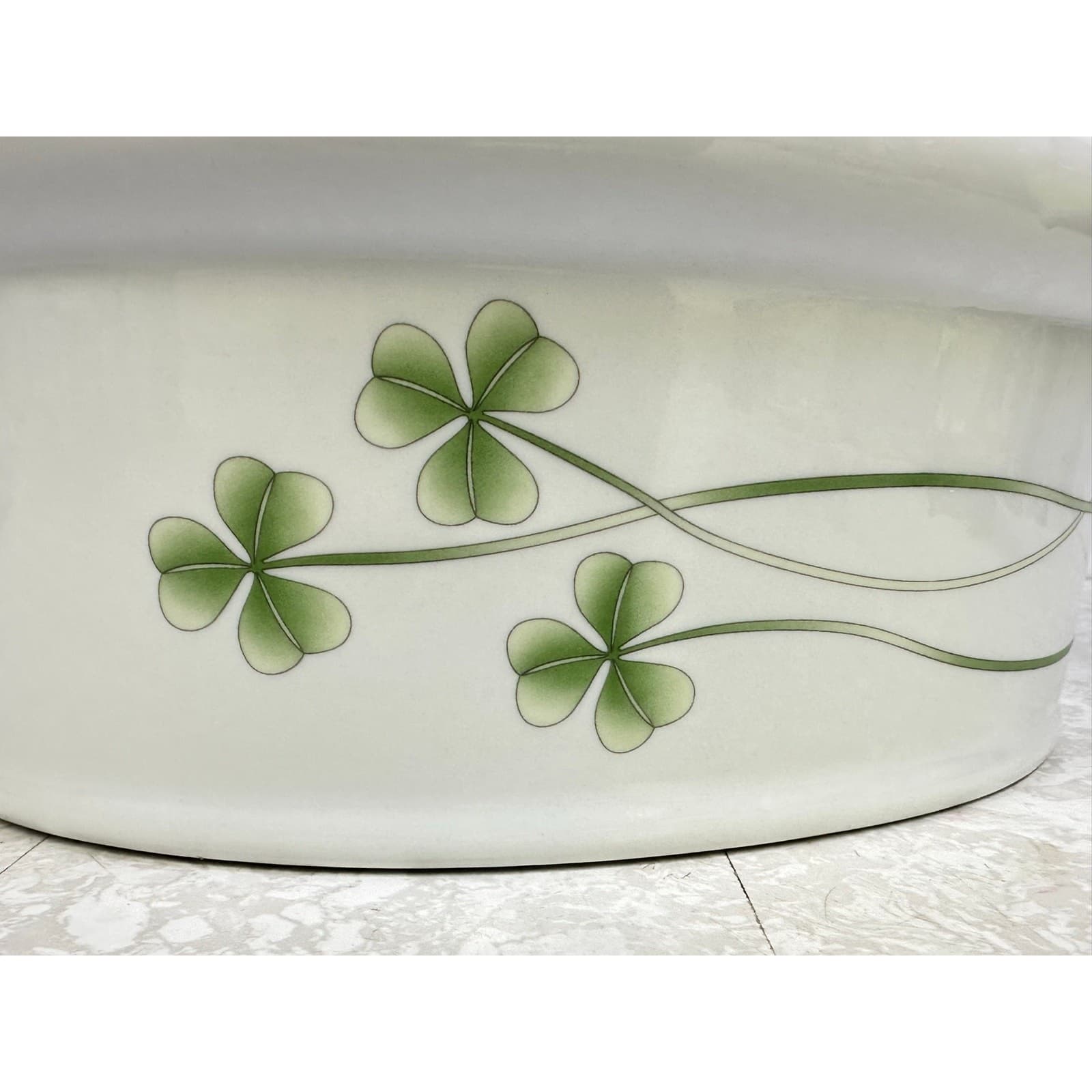 Marcus Notley Ireland Retired 2007 'Shamrocks' Porcelain 3 QT Covered Casserole - Thumbnail 7