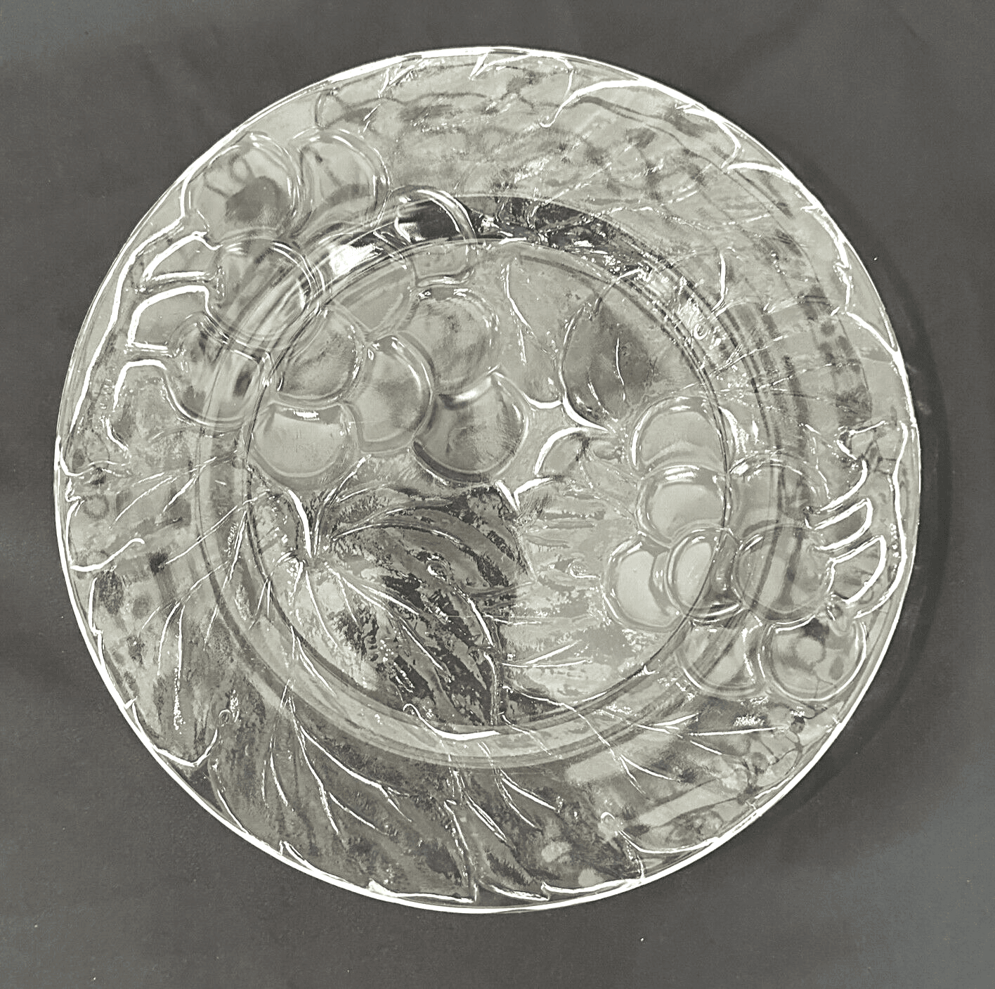 Vintage KIG Discontinued Grape Embossed Dinner Plate Indonesia-10 3/8"