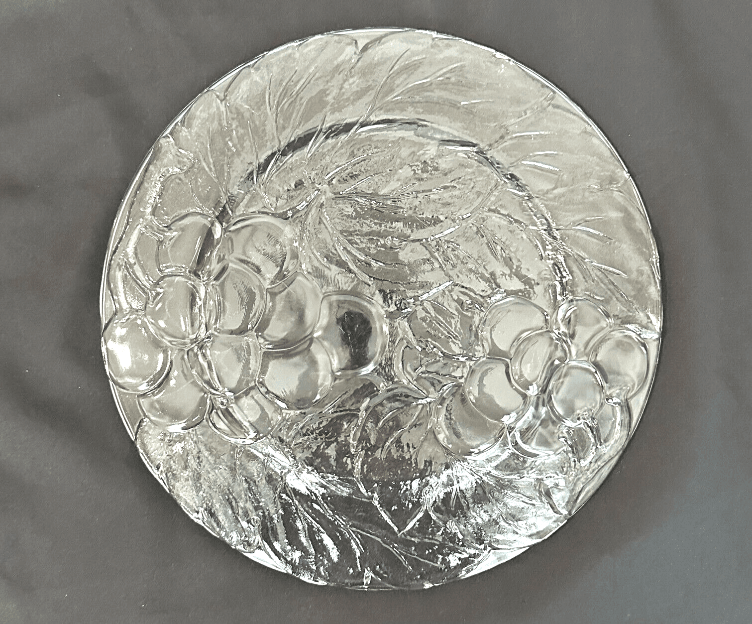 Vintage KIG Discontinued Grape Embossed Dinner Plate Indonesia-10 3/8" - Thumbnail 2