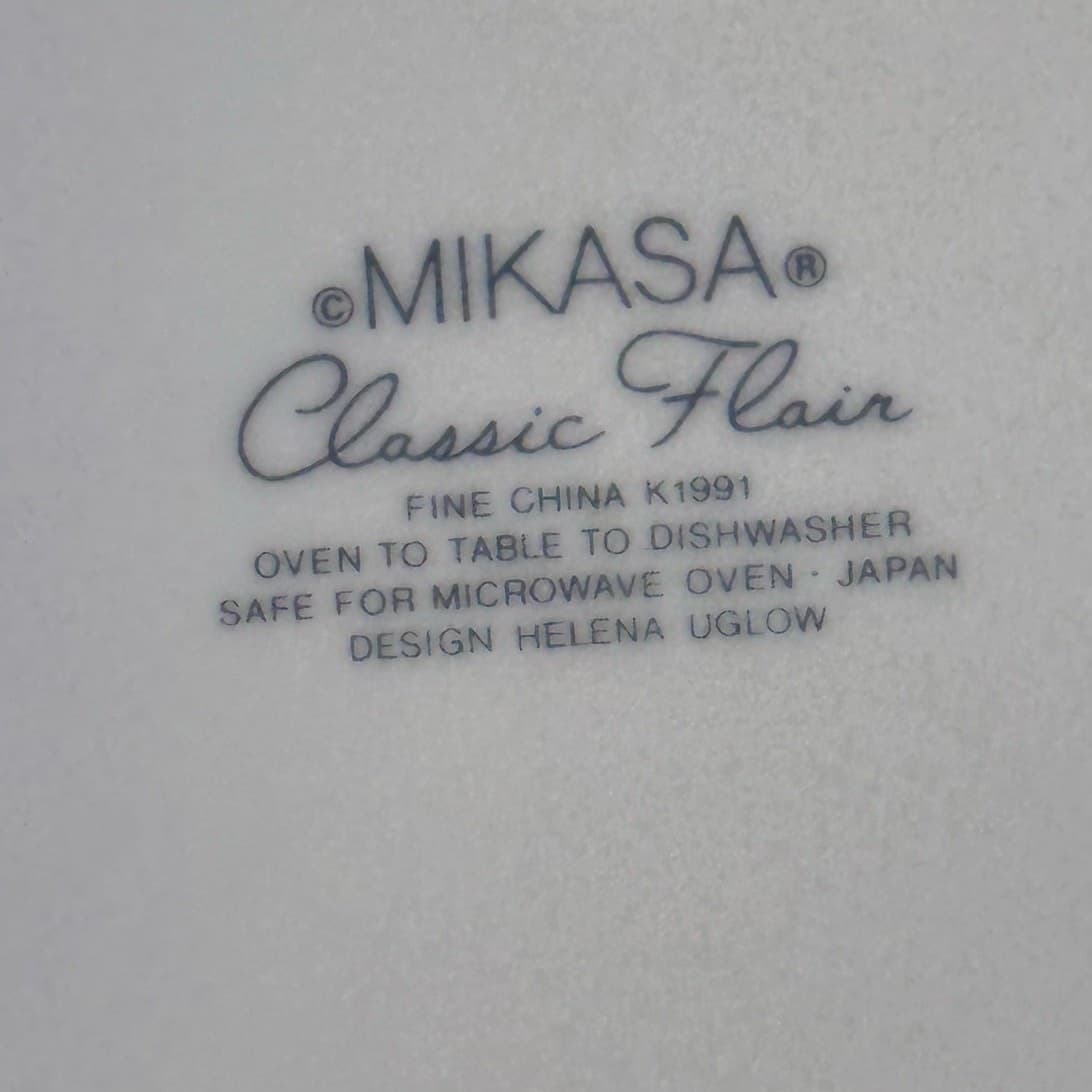 Mikasa Classic Flair White Retired 1984-2007 Japan 9 1/8" Wide Rim Soup Bowl(s) - Thumbnail 6