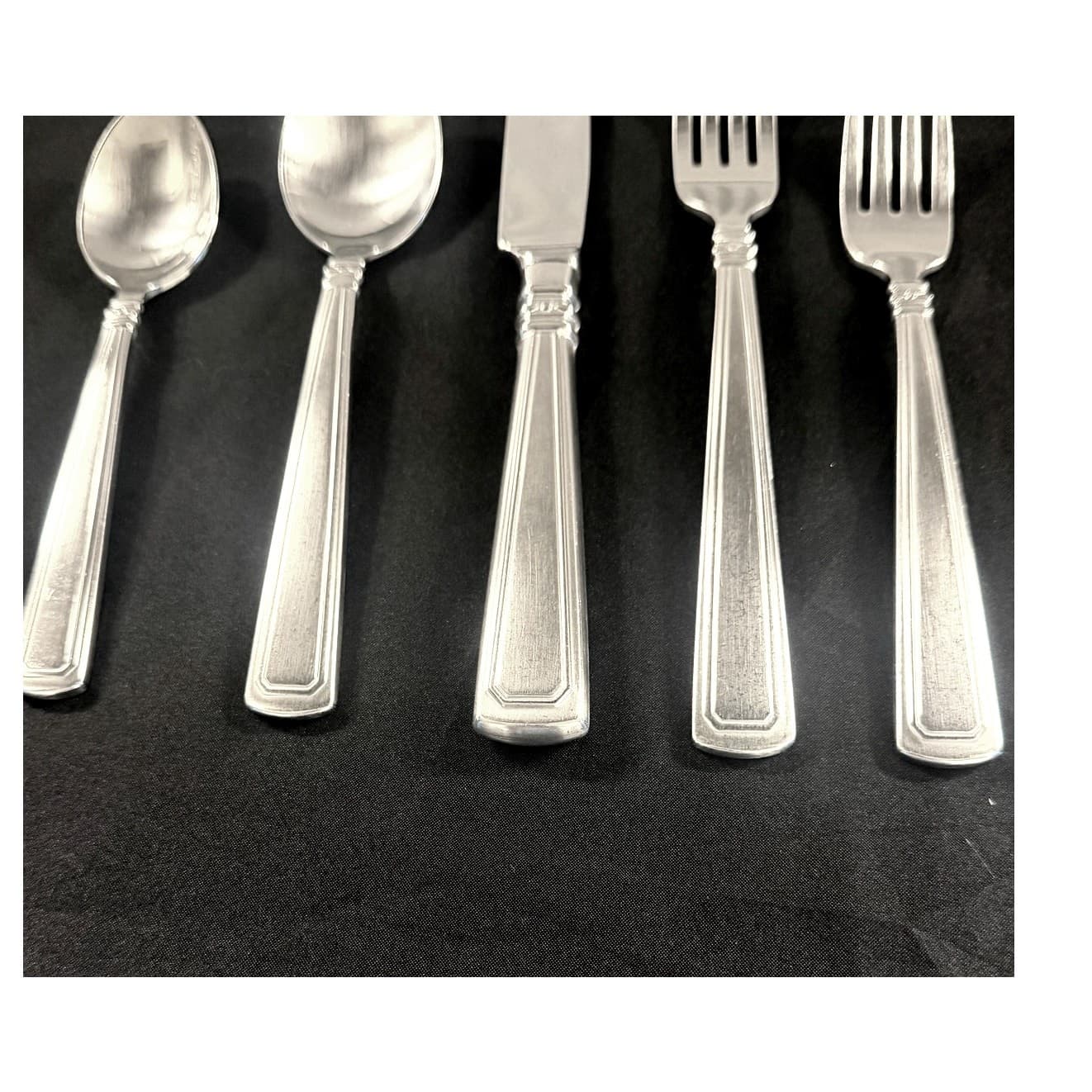 Longaberger 2002-2018 'Woven Traditions' Stainless 5-Pc Place Setting(s) Retired - Thumbnail 2
