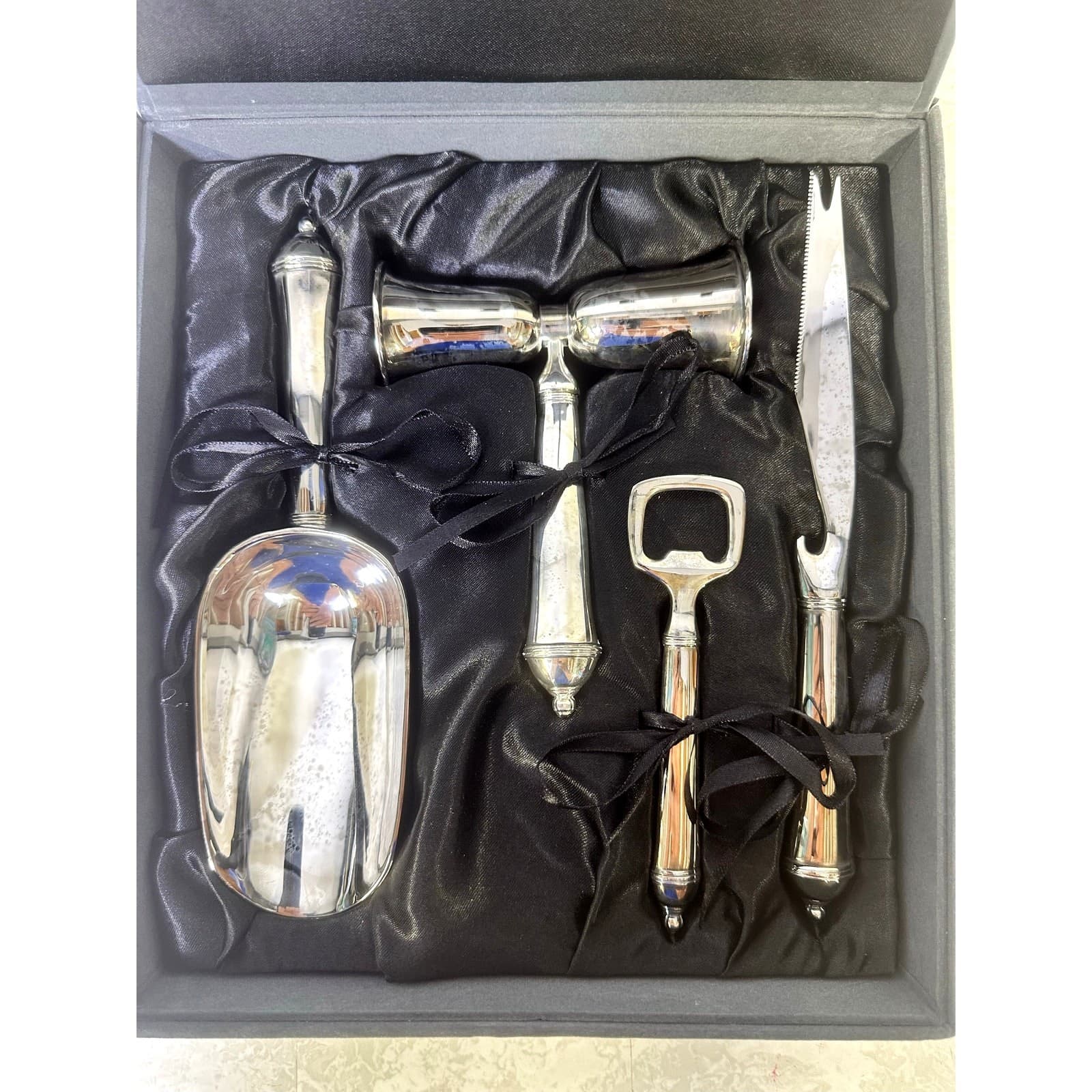 Saks Fifth Avenue Elegant 4 Piece Silver Plated Bar Set Black Satin Lined Case - Thumbnail 2
