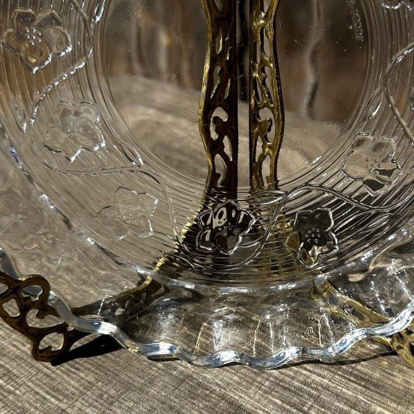 Clear Embossed Floral Design Glass Quiche 10" Pie Plate Scalloped Rim - Thumbnail 3