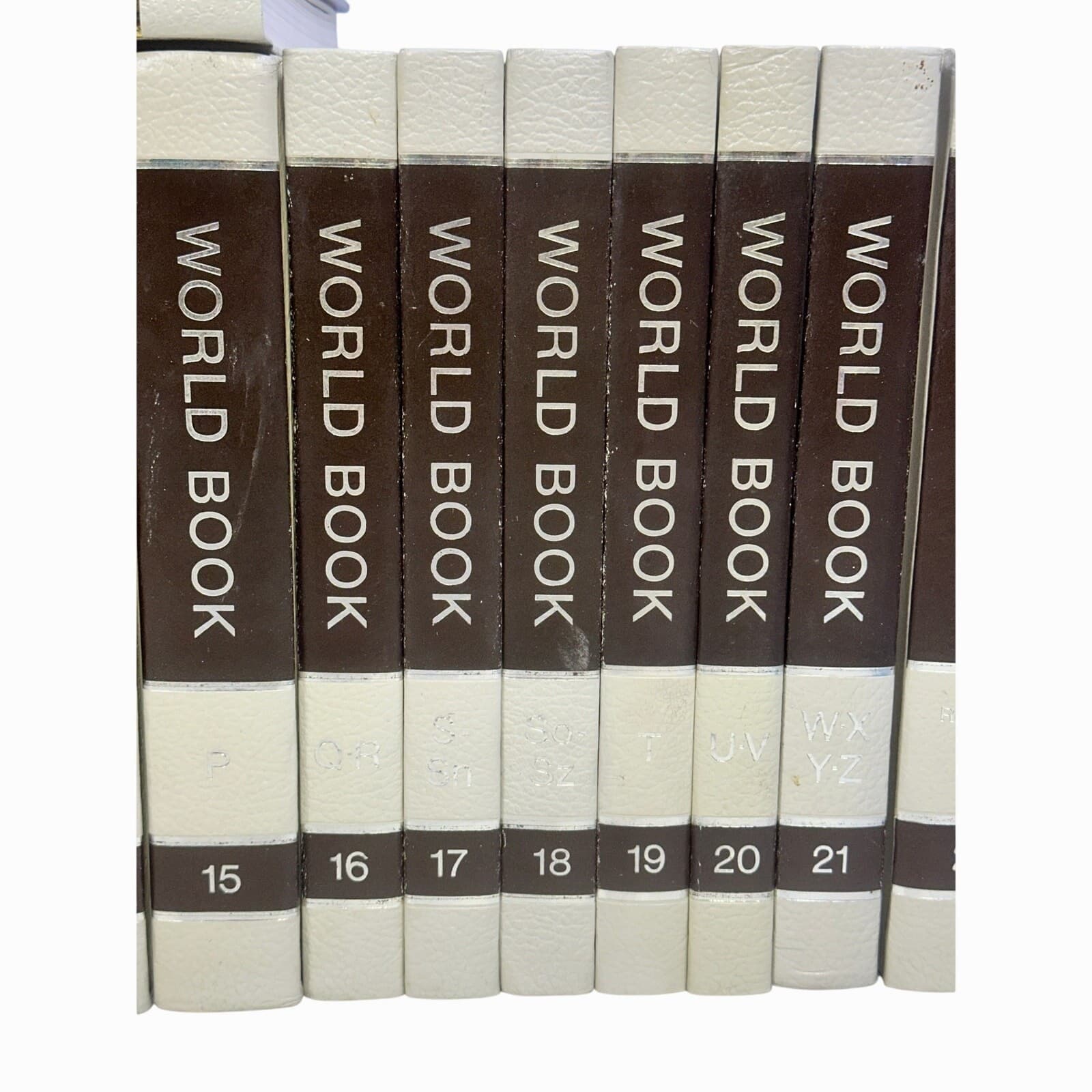1976 World Book Encyclopedia Complete Set 22 Volumes Plus 1984 Yearbook - Thumbnail 5