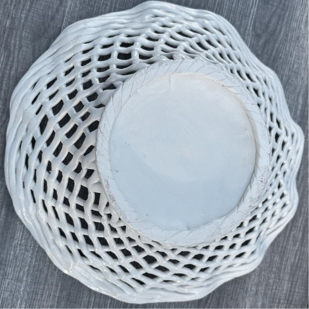 Ceramic Woven White Lattice Ruffle Top Large 13" Centerpiece Fruit Bowl/Basket - Thumbnail 4