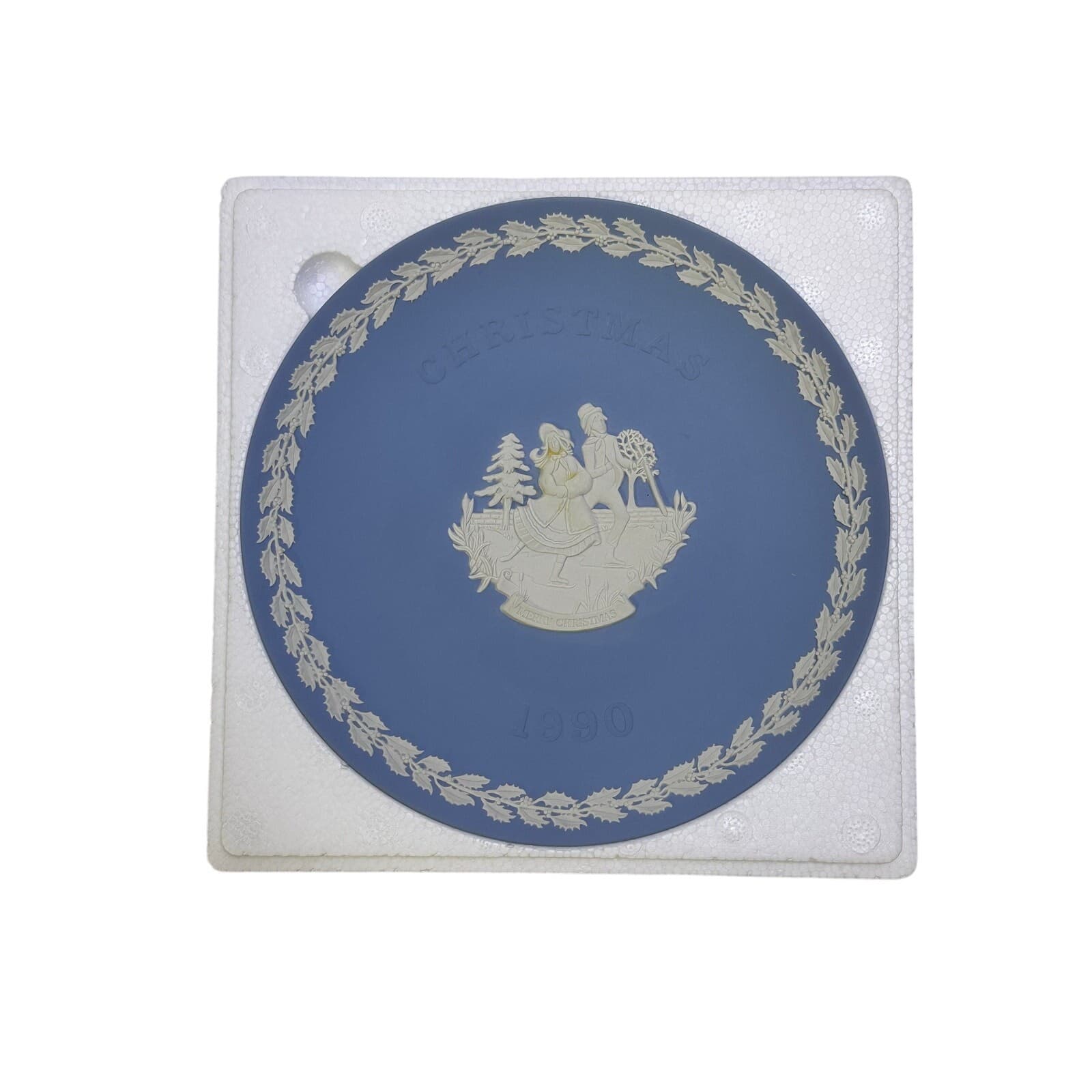 Wedgwood England Blue Jasperware 1990 'Christmas Skaters' Plate Original Box - Thumbnail 4