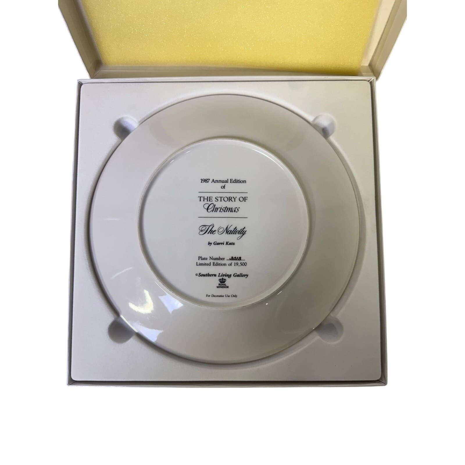 Southern Living Gallery 1987 Story of Christmas Plate 'The Nativity' - Thumbnail 4