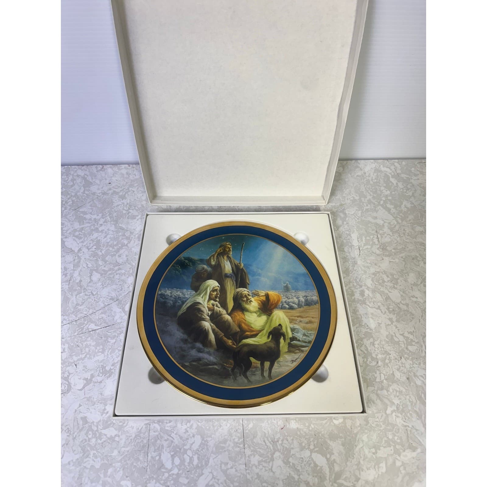 Southern Living Gallery 1985 Story of Christmas Plate 'The Shepherds' - Thumbnail 3