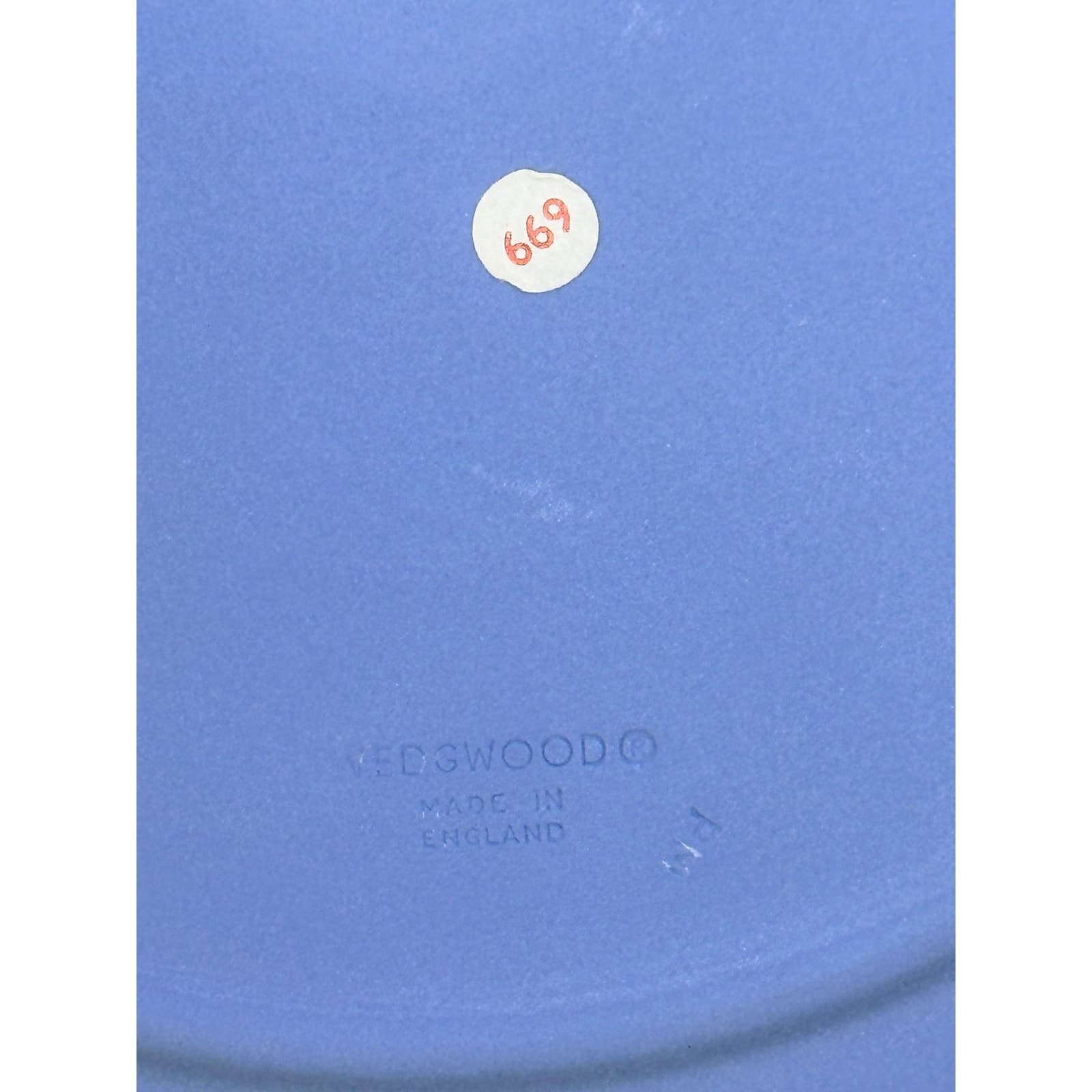 Wedgwood England Blue Jasperware 1990 'Christmas Skaters' Plate Original Box - Thumbnail 8