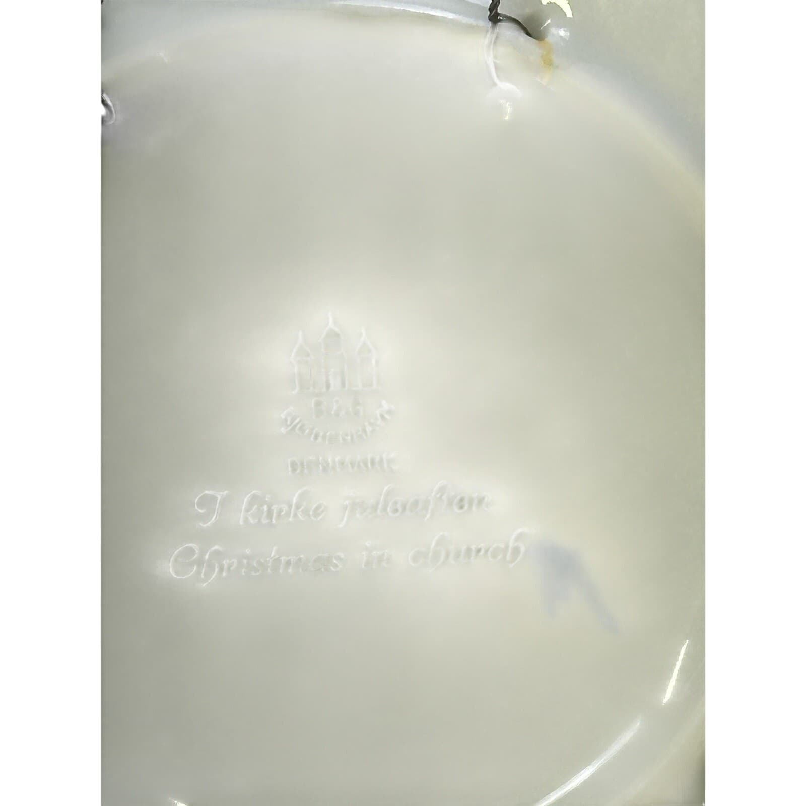 Bing and Grondahl Denmark 1968 Annual Christmas Plate 'Christmas in Church' - Thumbnail 6