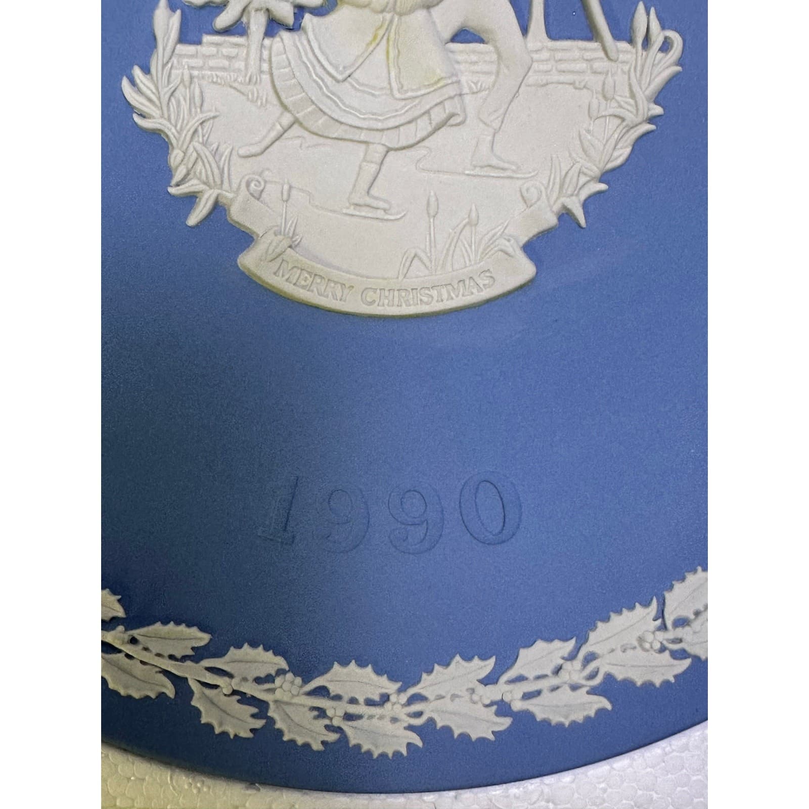 Wedgwood England Blue Jasperware 1990 'Christmas Skaters' Plate Original Box - Thumbnail 6