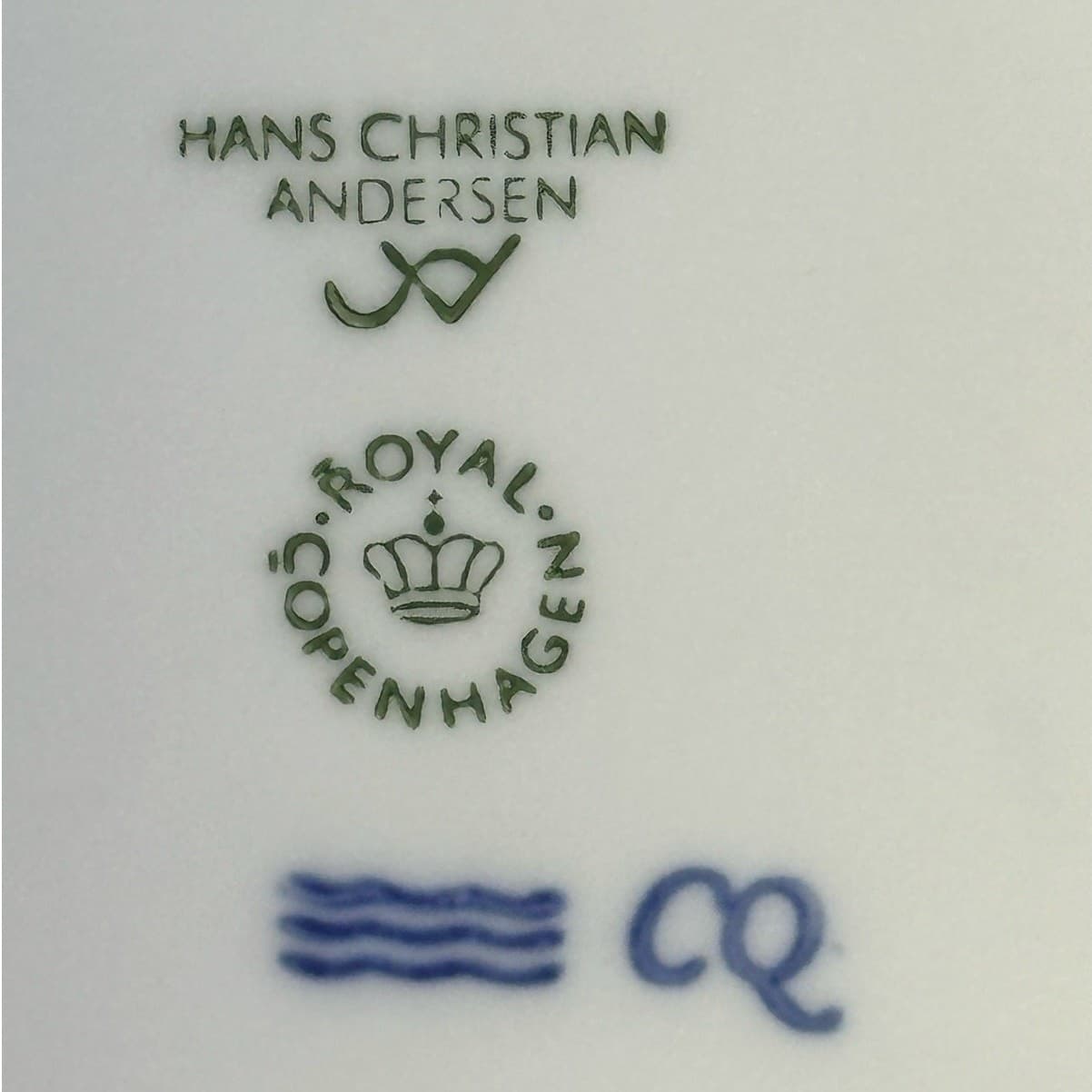 Royal Copenhagen Denmark 2014 Annual Christmas Plate 'Hans Christian Andersen - Thumbnail 3