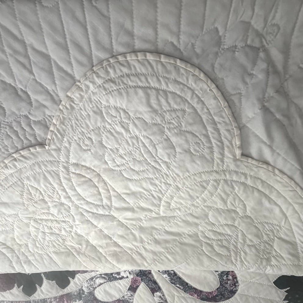 Handmade Grapevine Appliqué Quilt Floral Basket Vineyard Cottage Queen Quilt - Thumbnail 2