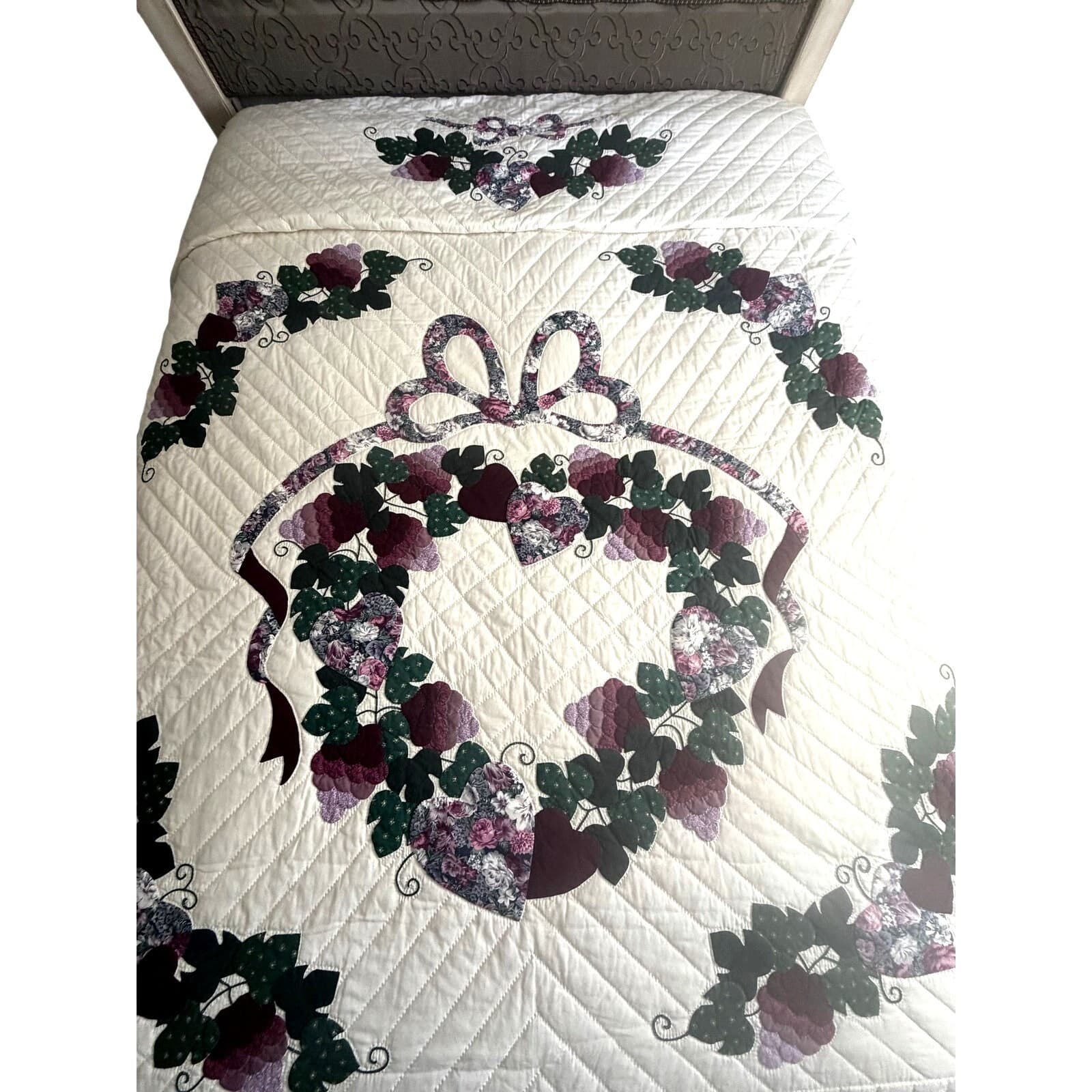 Handmade Grapevine Appliqué Quilt Floral Basket Vineyard Cottage Queen Quilt - Thumbnail 3