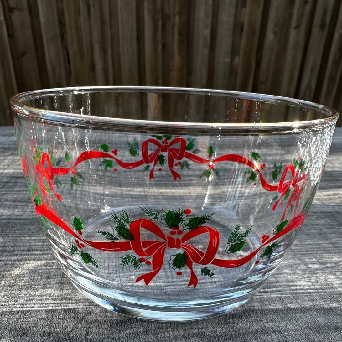 Libbey Vintage Christmas Holly Berry Gold Rim 4 Irish Coffee Mugs/2 Fruit Bowls - Thumbnail 3