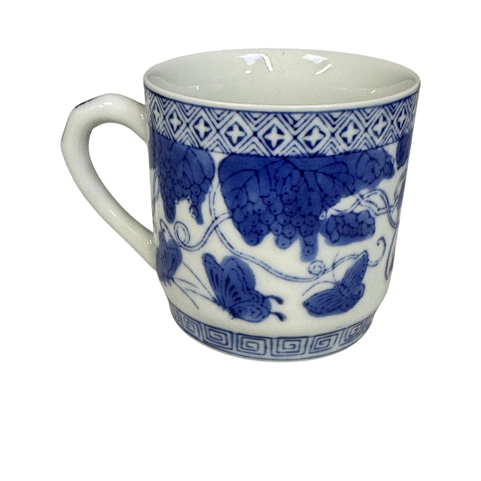 Chinoiserie Style Blue and White Butterfly/Strawberries Tea Mugs w/Lids-Set of 5 - Thumbnail 11
