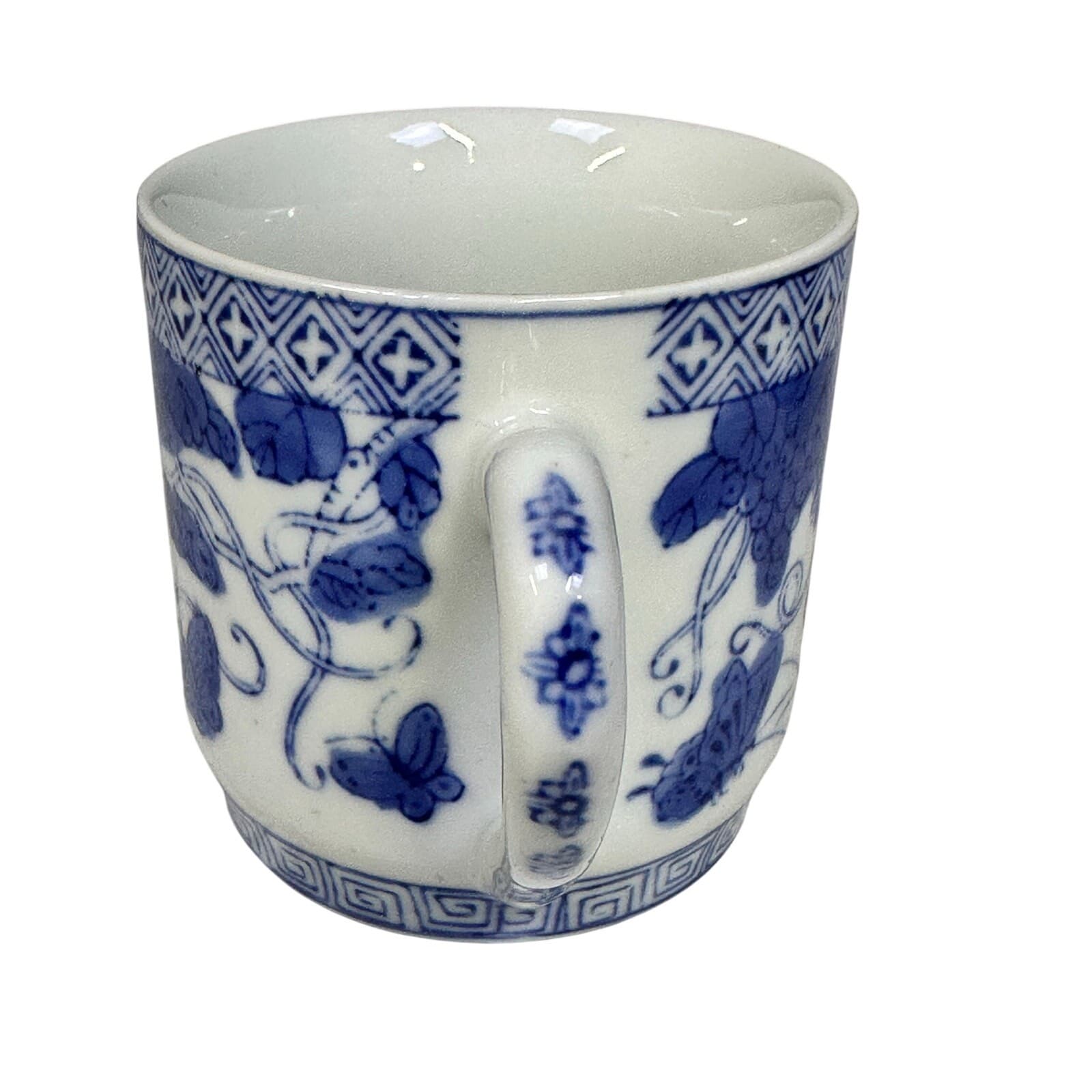 Chinoiserie Style Blue and White Butterfly/Strawberries Tea Mugs w/Lids-Set of 5 - Thumbnail 12