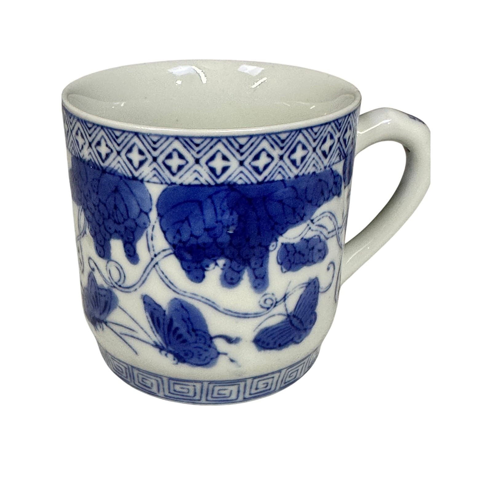 Chinoiserie Style Blue and White Butterfly/Strawberries Tea Mugs w/Lids-Set of 5 - Thumbnail 9