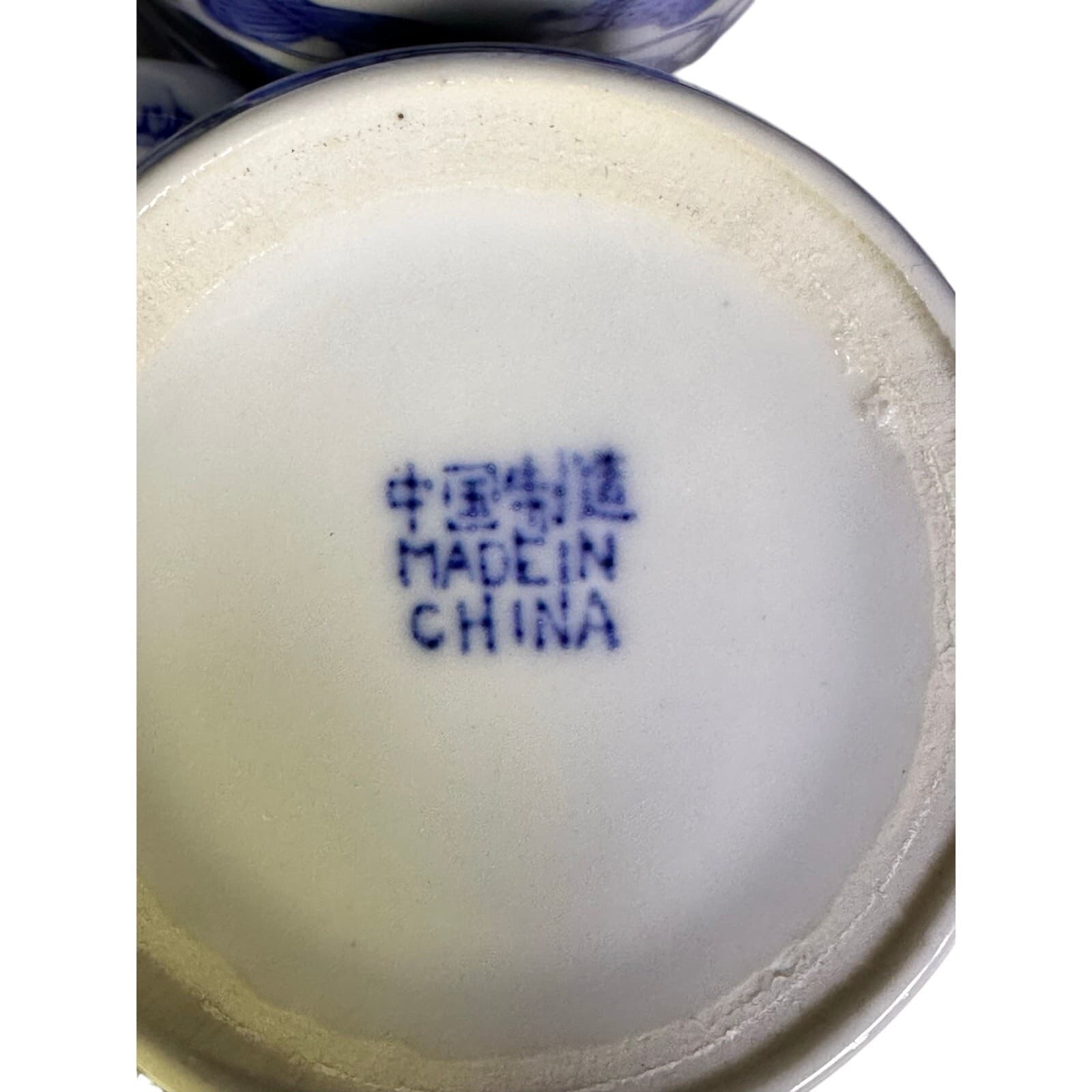 Chinoiserie Style Blue and White Butterfly/Strawberries Tea Mugs w/Lids-Set of 5 - Thumbnail 13