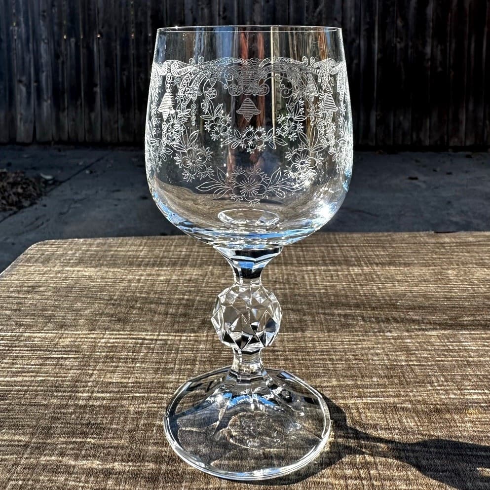 Bohemia Crystal 'Cascade Bell' Etched 5.75" Wine Glasses Cut Ball Stem- Set of 5 - Thumbnail 4