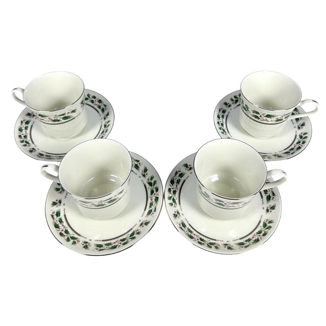 Royal Limited Holly Holiday Footed Cups and Saucers-Set of 4-Excellent! - Thumbnail 4