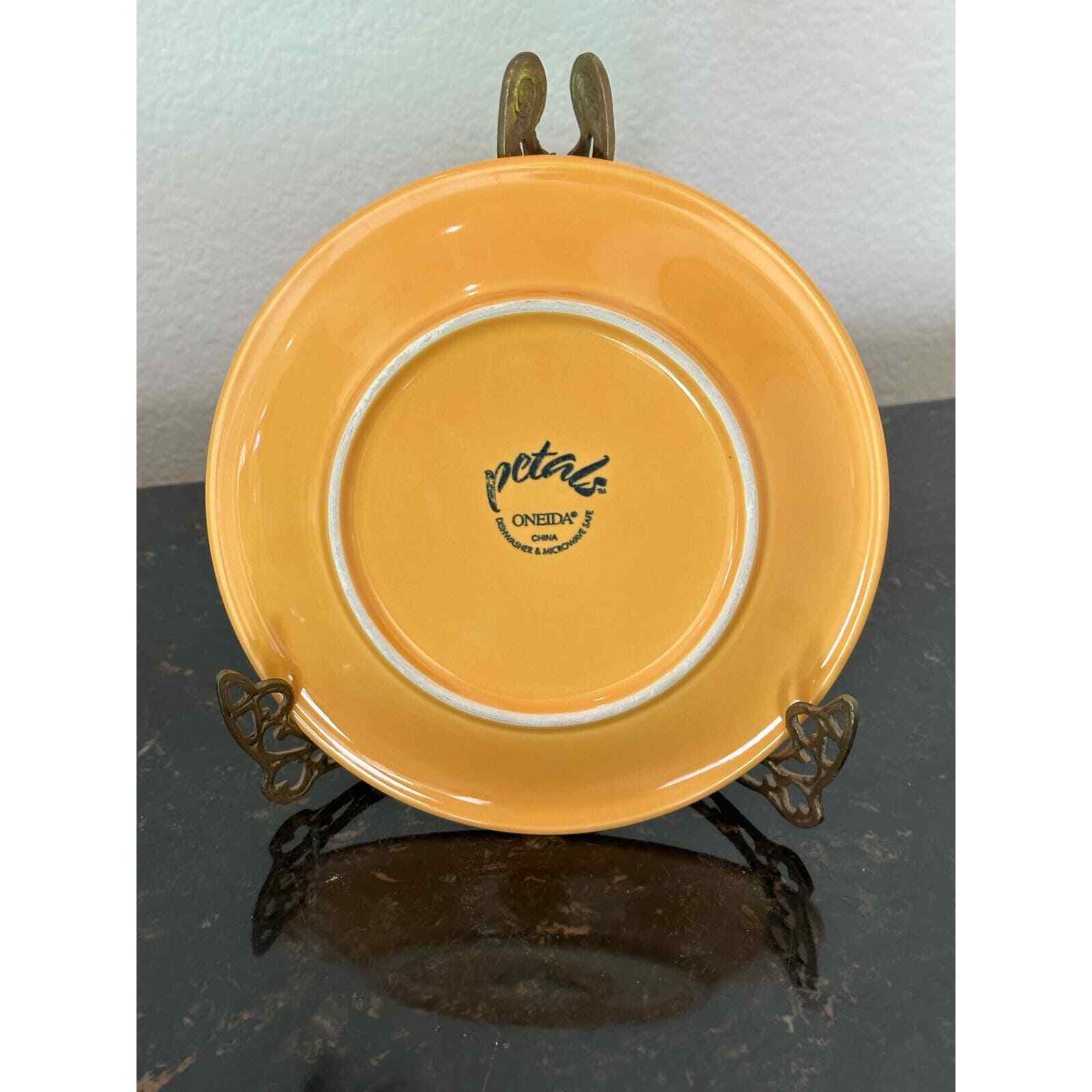 Oneida Petals Marigold Yellow Flower Salad/Dessert Plate-8" Discontinued - Thumbnail 7